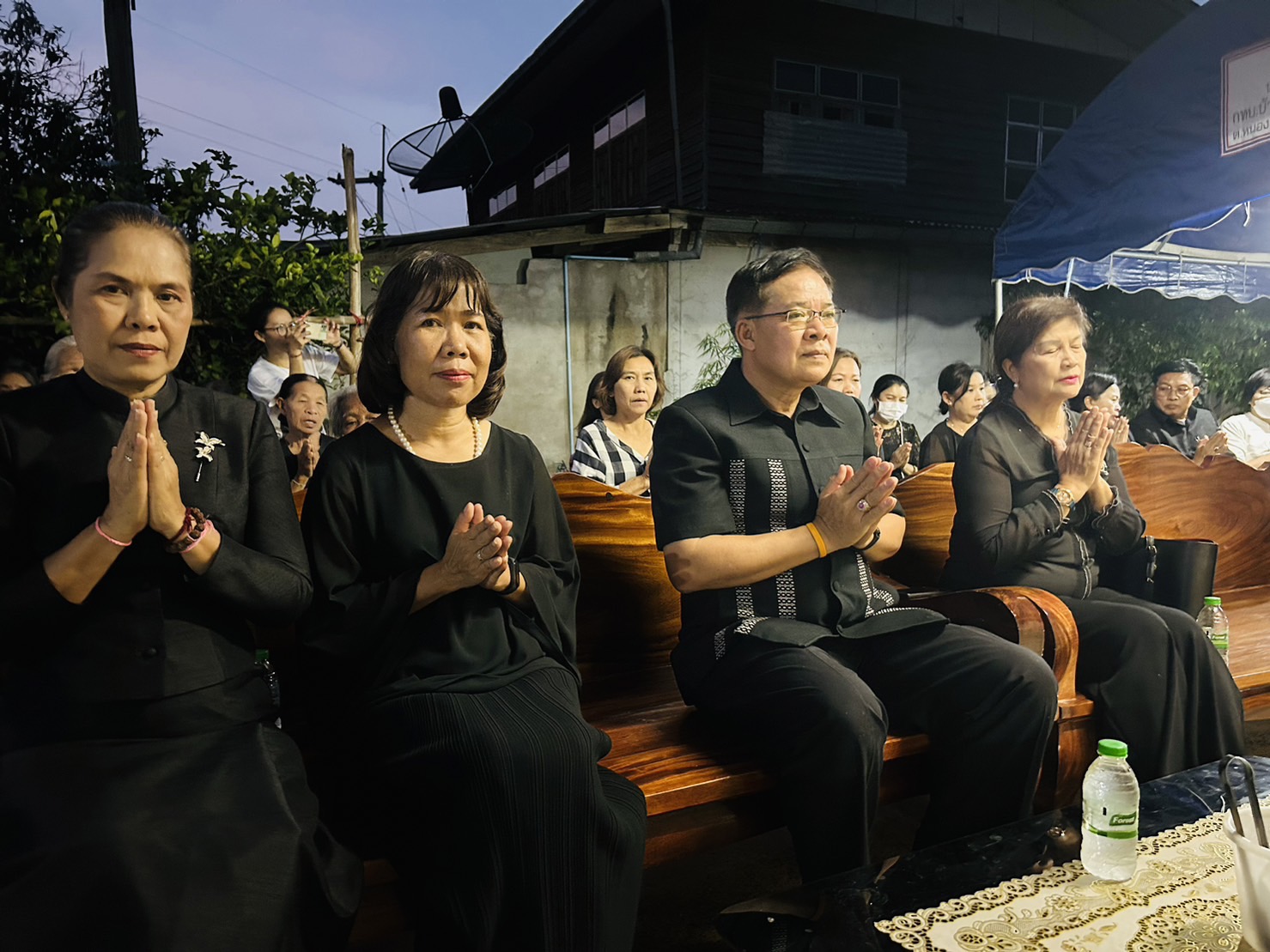 ? พช.ขอนแก่น : ร่วมเป็นเจ้าภาพฟังสวดพระอภิธรรม นางพิมพา ศรีคันธะรักษ์ มารดาของนางสาวศิริพร กาวะโล นักจัดการงานทั่วไป สพจ.ขอนแก่น