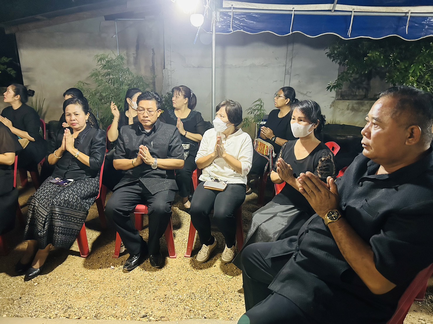? พช.ขอนแก่น : ร่วมเป็นเจ้าภาพฟังสวดพระอภิธรรม นางพิมพา ศรีคันธะรักษ์ มารดาของนางสาวศิริพร กาวะโล นักจัดการงานทั่วไป สพจ.ขอนแก่น