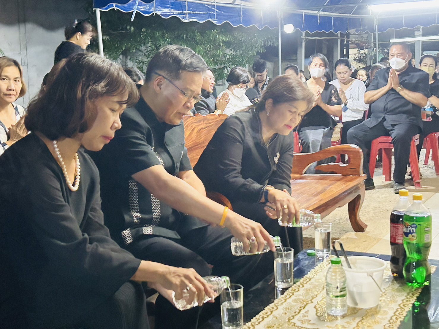 ? พช.ขอนแก่น : ร่วมเป็นเจ้าภาพฟังสวดพระอภิธรรม นางพิมพา ศรีคันธะรักษ์ มารดาของนางสาวศิริพร กาวะโล นักจัดการงานทั่วไป สพจ.ขอนแก่น