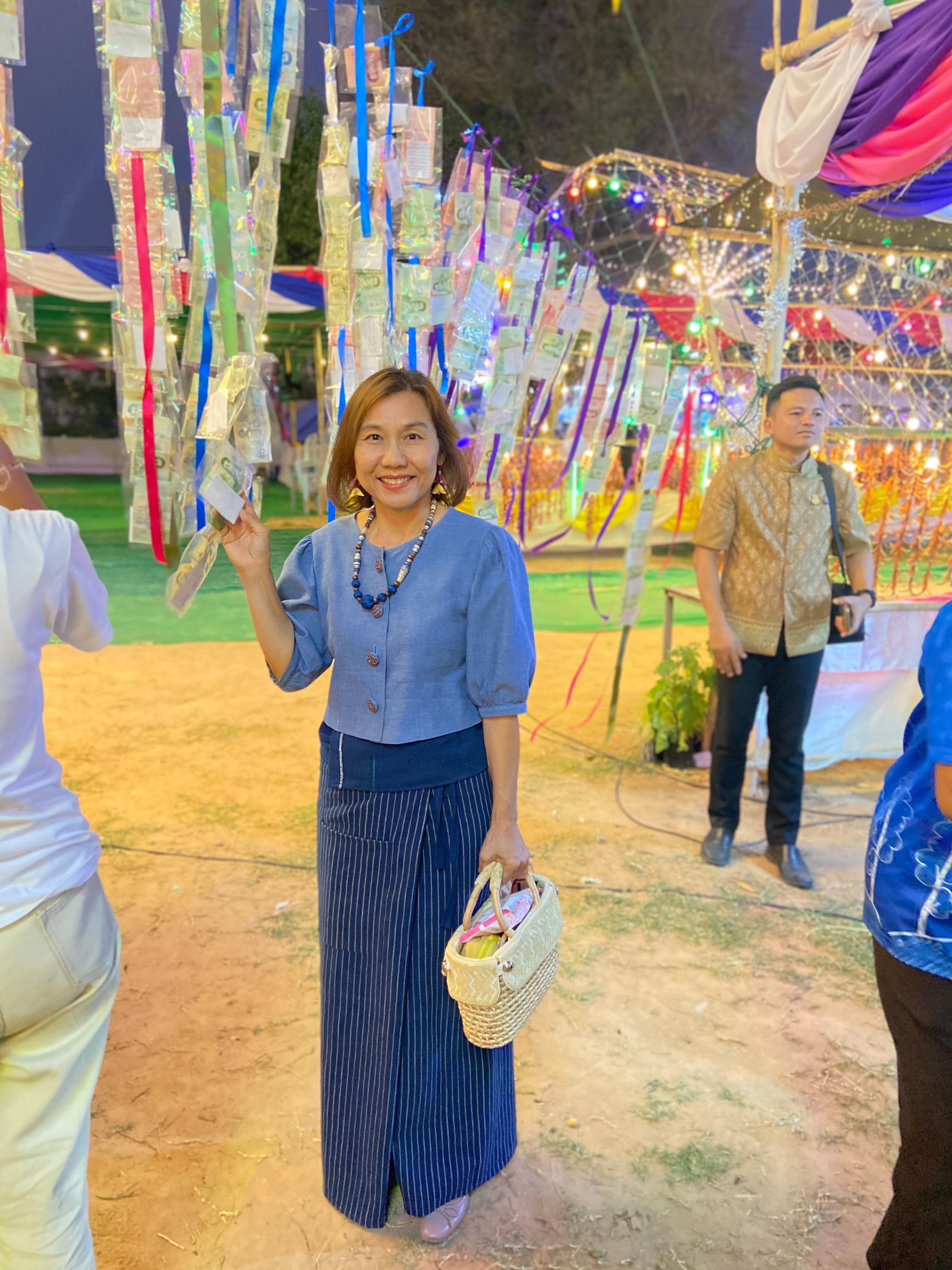 ?พช.ขอนแก่น : ร่วมงานศิวะราตรี ปูชะนียาลัย ปราสาทเปือยน้อย ชม ชิม ช้อป สินค้าOTOP อำเภอเปือยน้อย