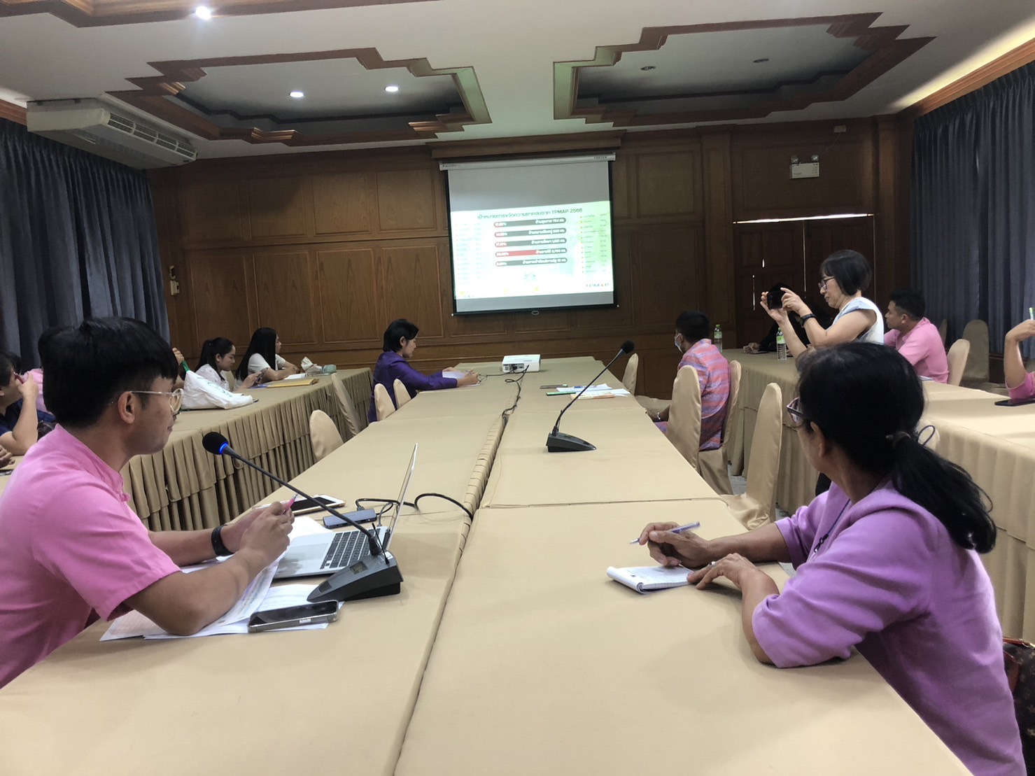 ? พช.ขอนแก่น : จัดประชุมชักซ้อมขับเคลื่อนการดำเนินงานขจัดความยากจนและพัฒนาคนทุกช่วงวัยอย่างยั่งยืนตามหลักปรัชญาของเศรษฐกิจพอเพียง ประจำปี 2566 (โซน3และโซน4)