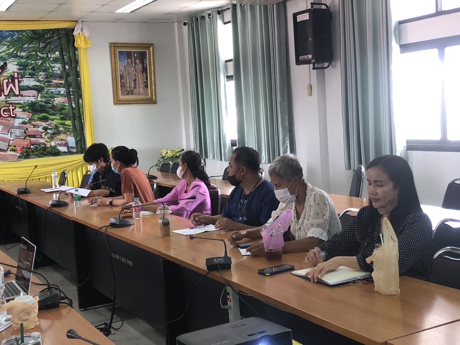 ? พช.ขอนแก่น : จัดประชุมชักซ้อมขับเคลื่อนการดำเนินงานขจัดความยากจนและพัฒนาคนทุกช่วงวัยอย่างยั่งยืนตามหลักปรัชญาของเศรษฐกิจพอเพียง ประจำปี 2566 (โซน3และโซน4)
