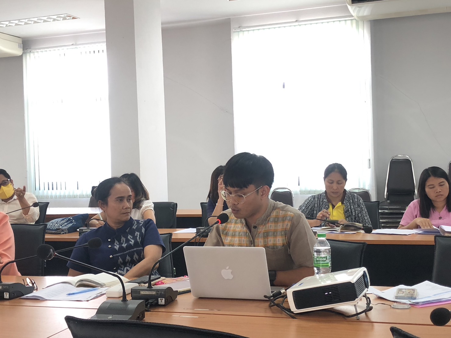 ? พช.ขอนแก่น : จัดประชุมชักซ้อมขับเคลื่อนการดำเนินงานขจัดความยากจนและพัฒนาคนทุกช่วงวัยอย่างยั่งยืนตามหลักปรัชญาของเศรษฐกิจพอเพียง ประจำปี 2566 (โซน1และโซน2)