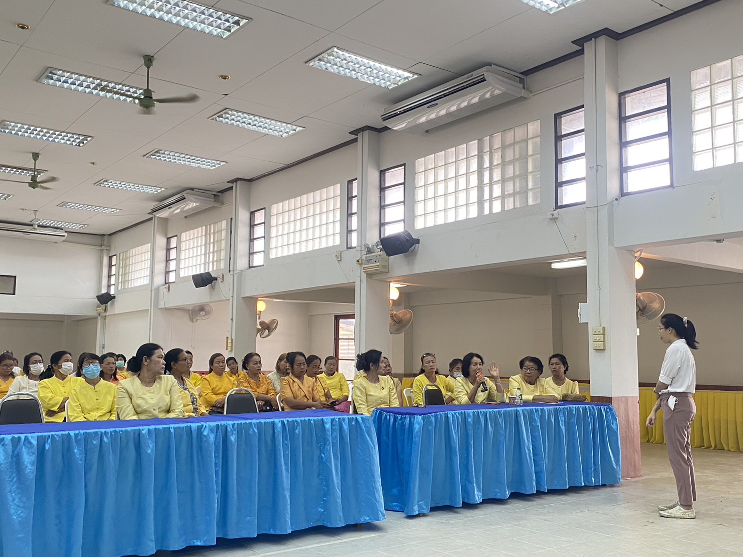 ? พช.ขอนแก่น : จัดประชุมชี้แจ้งแนวทางบริหารจัดการหนี้กองทุนพัฒนาบทบาทสตรี อำเภอภูเวียง