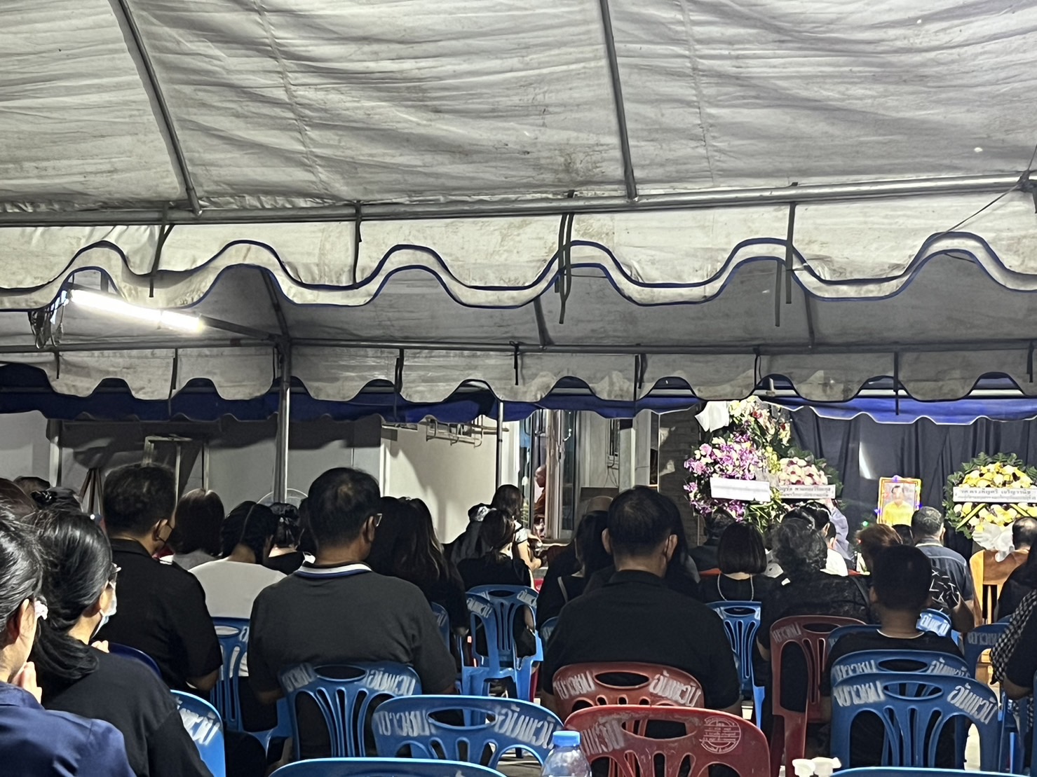 ? พช.ขอนแก่น : ร่วมเป็นเจ้าภาพฟังสวดพระอภิธรรม นายศักดา ศิริสมบัติ ตำแหน่ง พนักงานขับรถ สังกัดกลุ่มงานประสานและสนับสนุนการบริหารงานพัฒนาชุมชน สพจ.ขอนแก่น