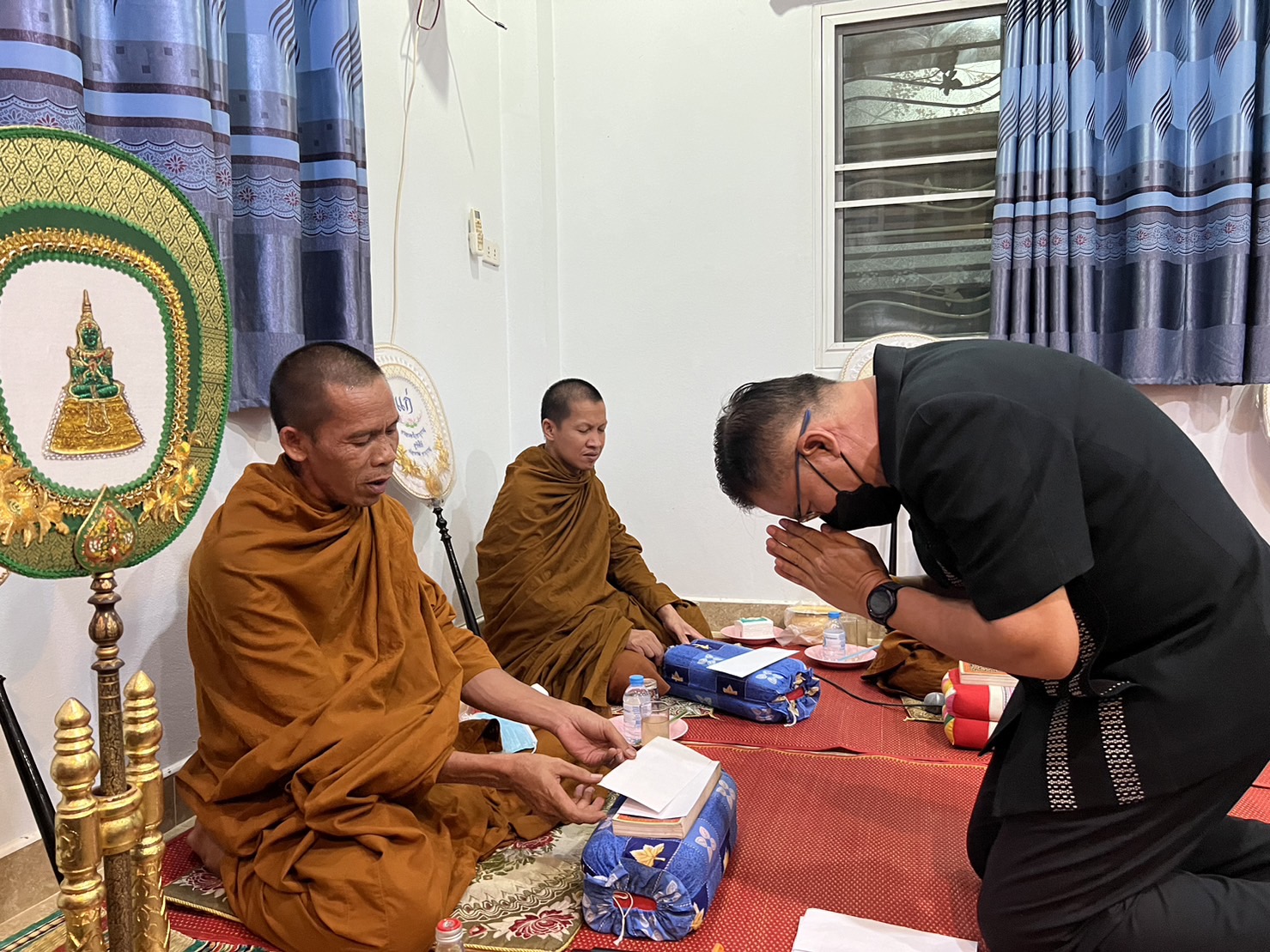 ? พช.ขอนแก่น : ร่วมเป็นเจ้าภาพฟังสวดพระอภิธรรม นายศักดา ศิริสมบัติ ตำแหน่ง พนักงานขับรถ สังกัดกลุ่มงานประสานและสนับสนุนการบริหารงานพัฒนาชุมชน สพจ.ขอนแก่น