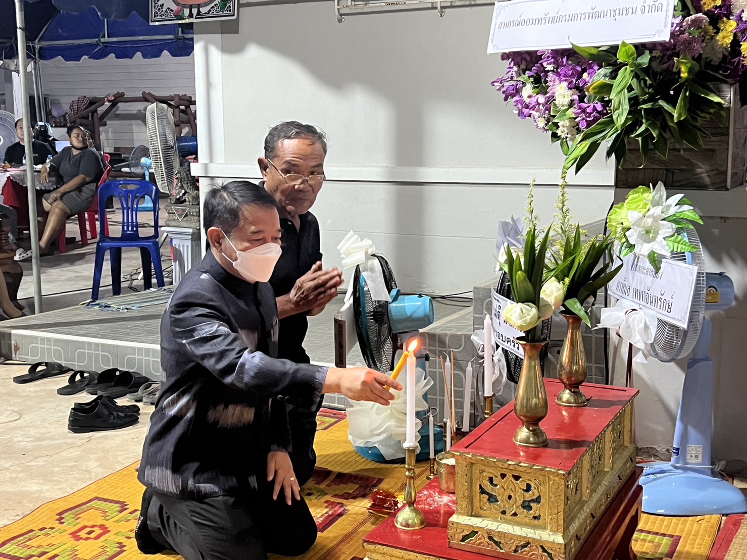 ? พช.ขอนแก่น : ร่วมเป็นเจ้าภาพฟังสวดพระอภิธรรม นายศักดา ศิริสมบัติ ตำแหน่ง พนักงานขับรถ สังกัดกลุ่มงานประสานและสนับสนุนการบริหารงานพัฒนาชุมชน สพจ.ขอนแก่น