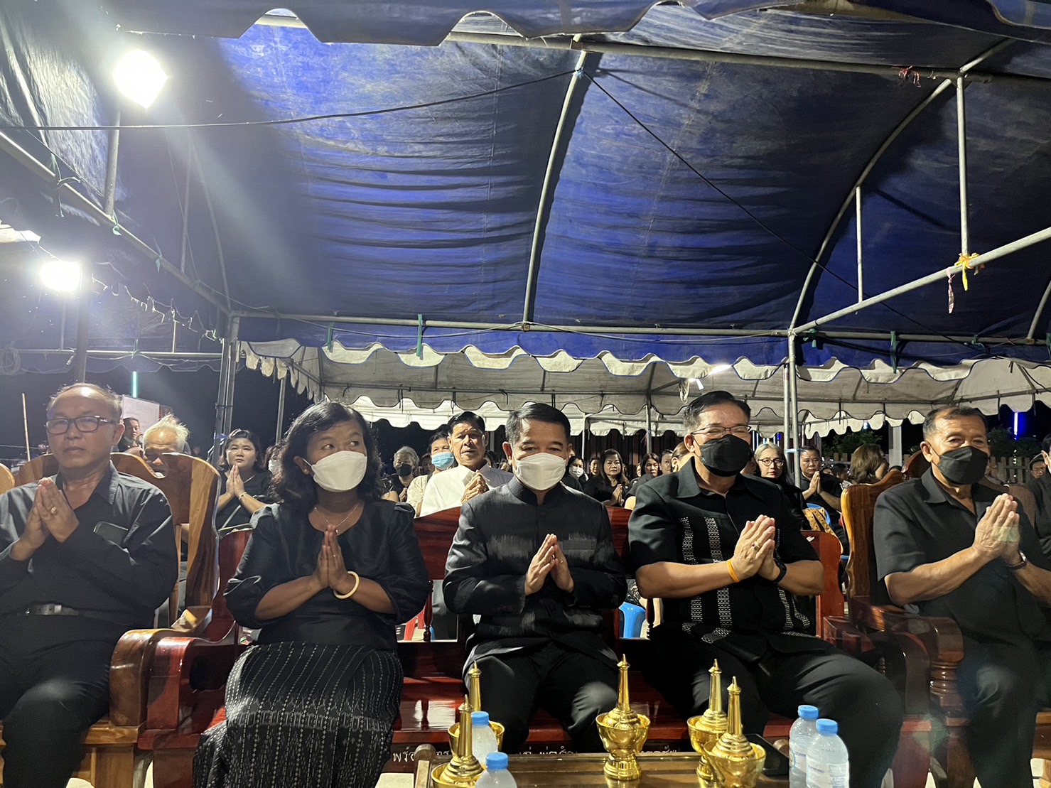 ? พช.ขอนแก่น : ร่วมเป็นเจ้าภาพฟังสวดพระอภิธรรม นายศักดา ศิริสมบัติ ตำแหน่ง พนักงานขับรถ สังกัดกลุ่มงานประสานและสนับสนุนการบริหารงานพัฒนาชุมชน สพจ.ขอนแก่น