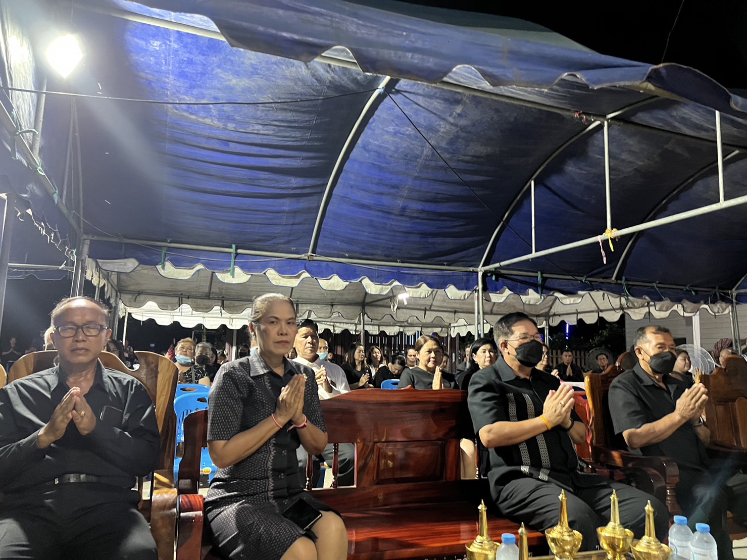 ? พช.ขอนแก่น : ร่วมเป็นเจ้าภาพฟังสวดพระอภิธรรม นายศักดา ศิริสมบัติ ตำแหน่ง พนักงานขับรถ สังกัดกลุ่มงานประสานและสนับสนุนการบริหารงานพัฒนาชุมชน สพจ.ขอนแก่น