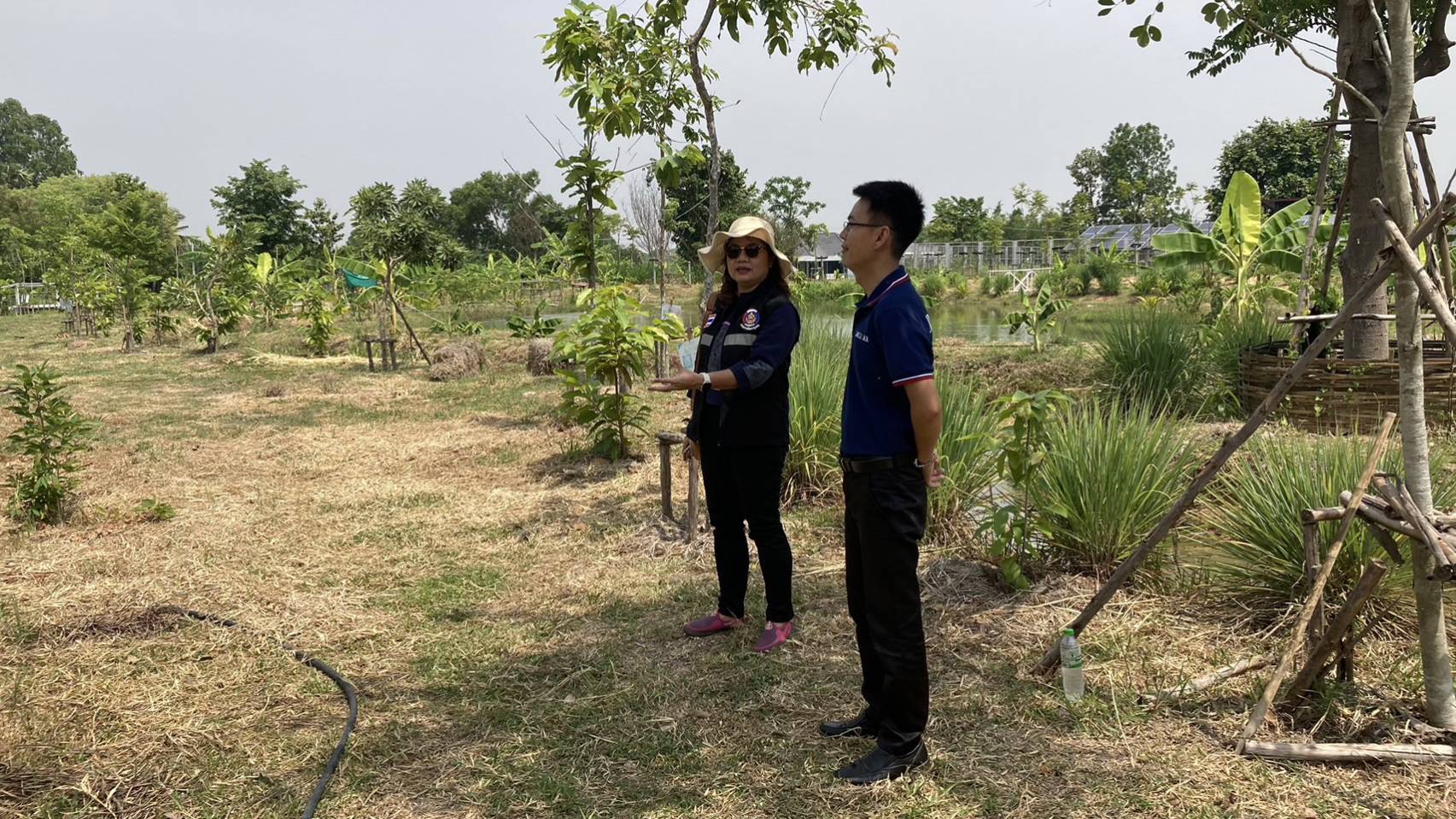 ? พช.ขอนแก่น : ลงพื้นที่ติดตามสนับสนุนการดำเนินงานแปลงโคก หนอง นา พุทธอารยเกษตร มจร. ขอนแก่น 