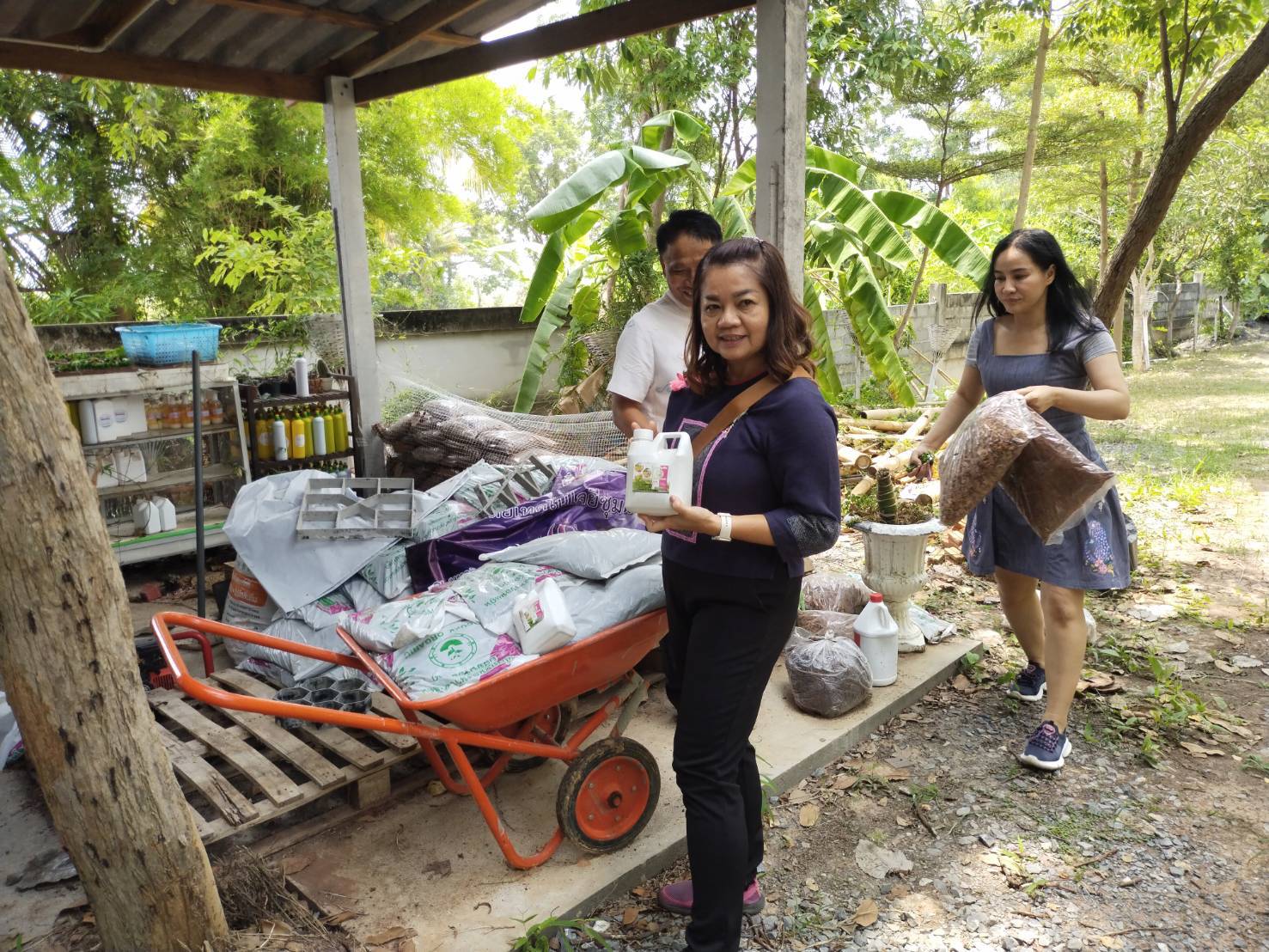 ? พช.ขอนแก่น : ลงพื้นที่ติดตามสนับสนุนการดำเนินงานแปลงโคก หนอง นา พุทธอารยเกษตร มจร. ขอนแก่น 