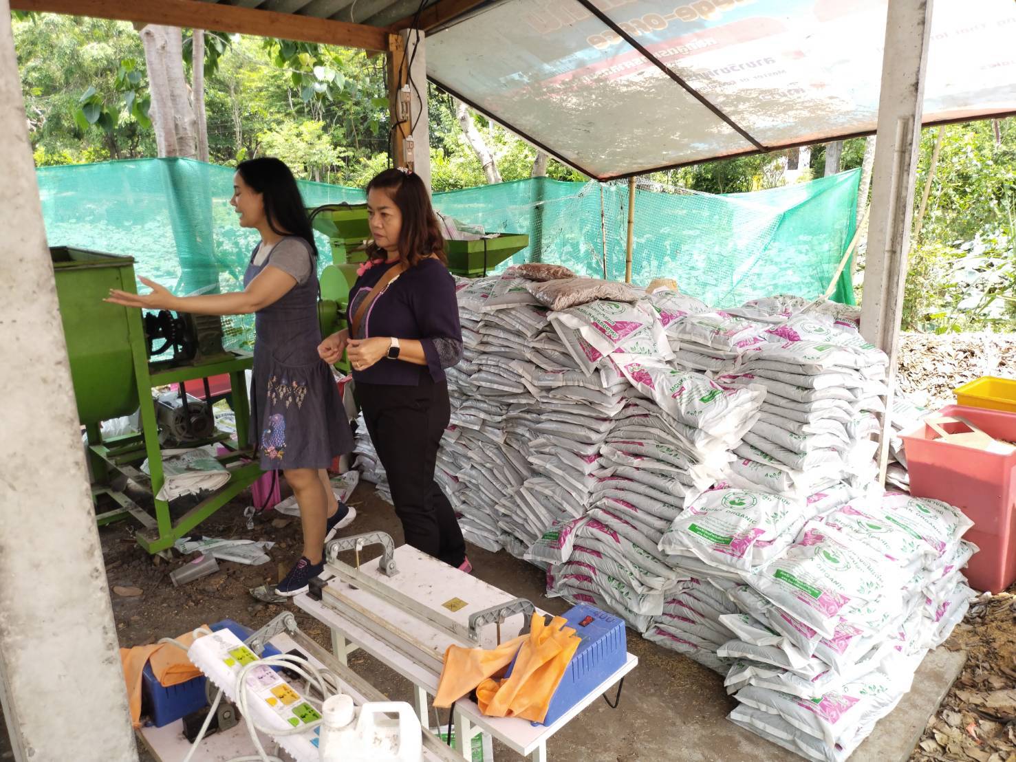 ? พช.ขอนแก่น : ลงพื้นที่ติดตามสนับสนุนการดำเนินงานแปลงโคก หนอง นา พุทธอารยเกษตร มจร. ขอนแก่น 