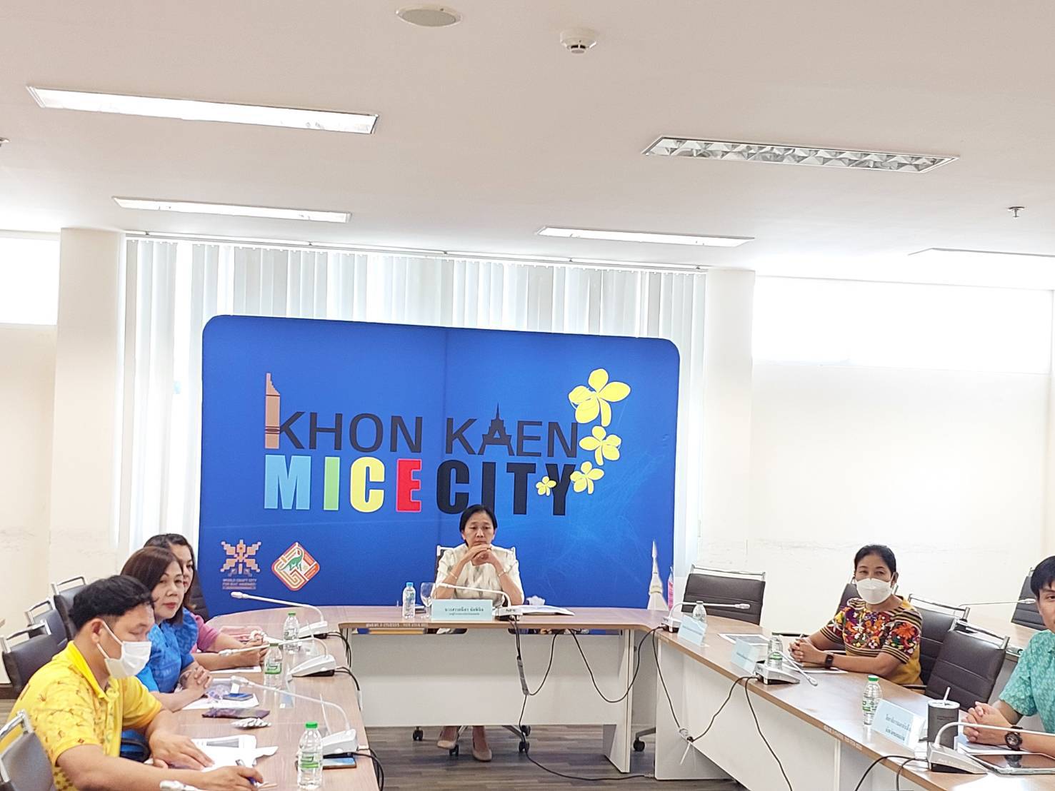 ?จังหวัดขอนแก่น : ประชุมฟังการนำเสนอผลการจัดทำแผนแม่บทการขับเคลื่อนงานพื้นที่จากการจัดทำแผนและประสานแผนพัฒนาพื้นที่แบบบูรณาการ