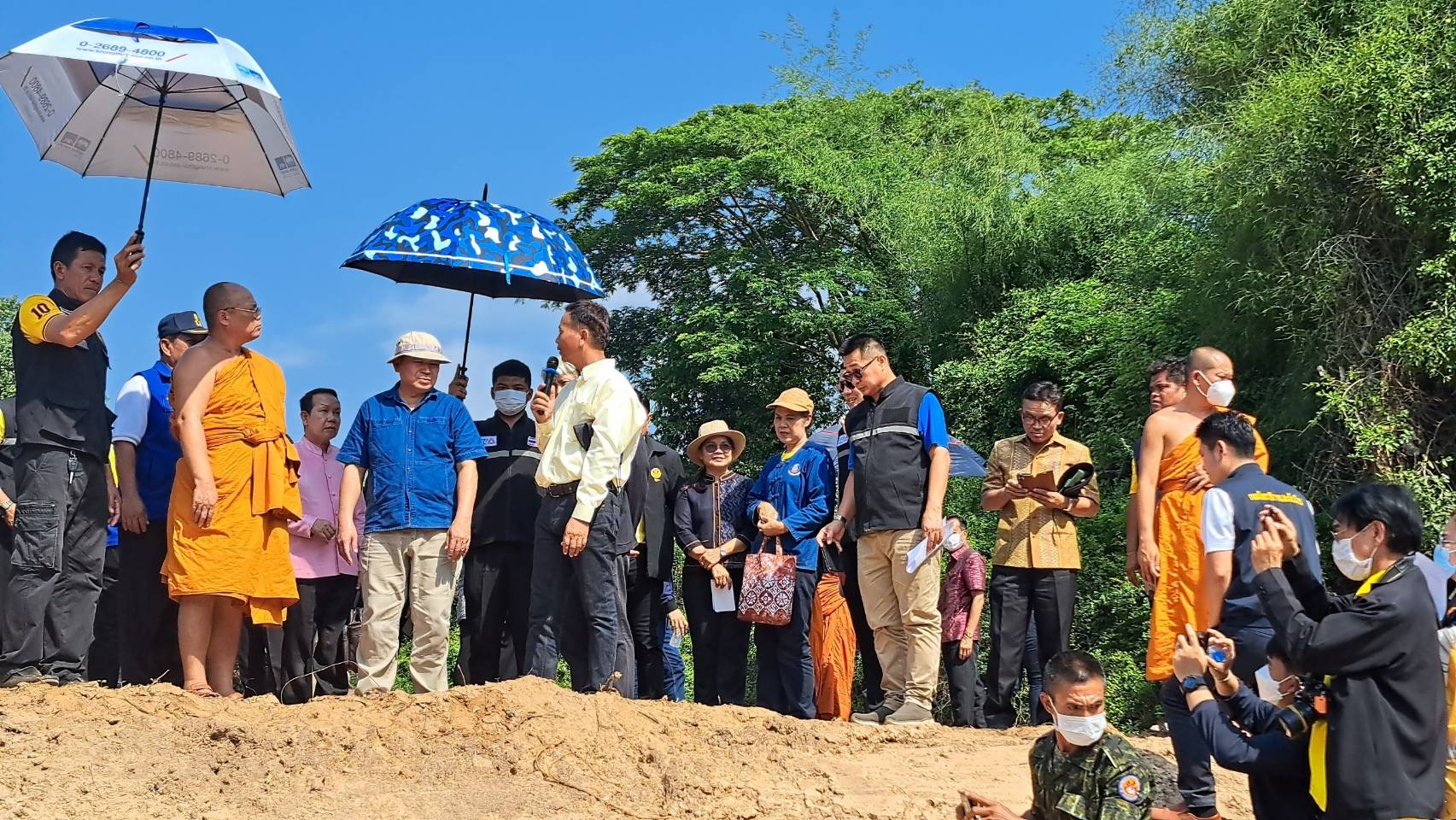 ?พช.ขอนแก่น : ร่วมพิธีเปิดโครงการก่อสร้างฝ่ายน้ำลันบริเวณลำน้ำชี ณ บริเวณท่าสูบน้ำท่าหนองแดง อำเภอแวงน้อย