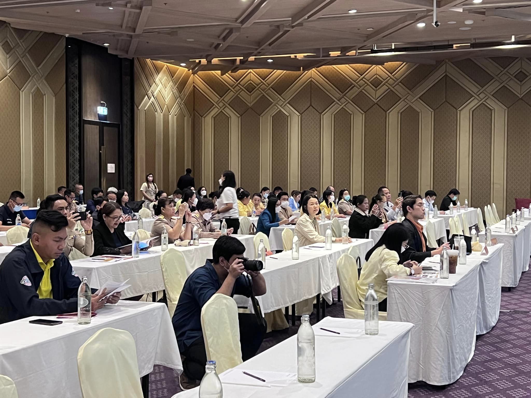 ?พช.ขอนแก่น : ร่วมประชุมรับฟังความคิดเห็นในการศึกษาความเหมาะสมและออกแบบรายละเอียดโครงการพัฒนาพื้นที่กลุ่มจังหวัดภาคตะวันออกเฉียงเหนือตอนกลาง
