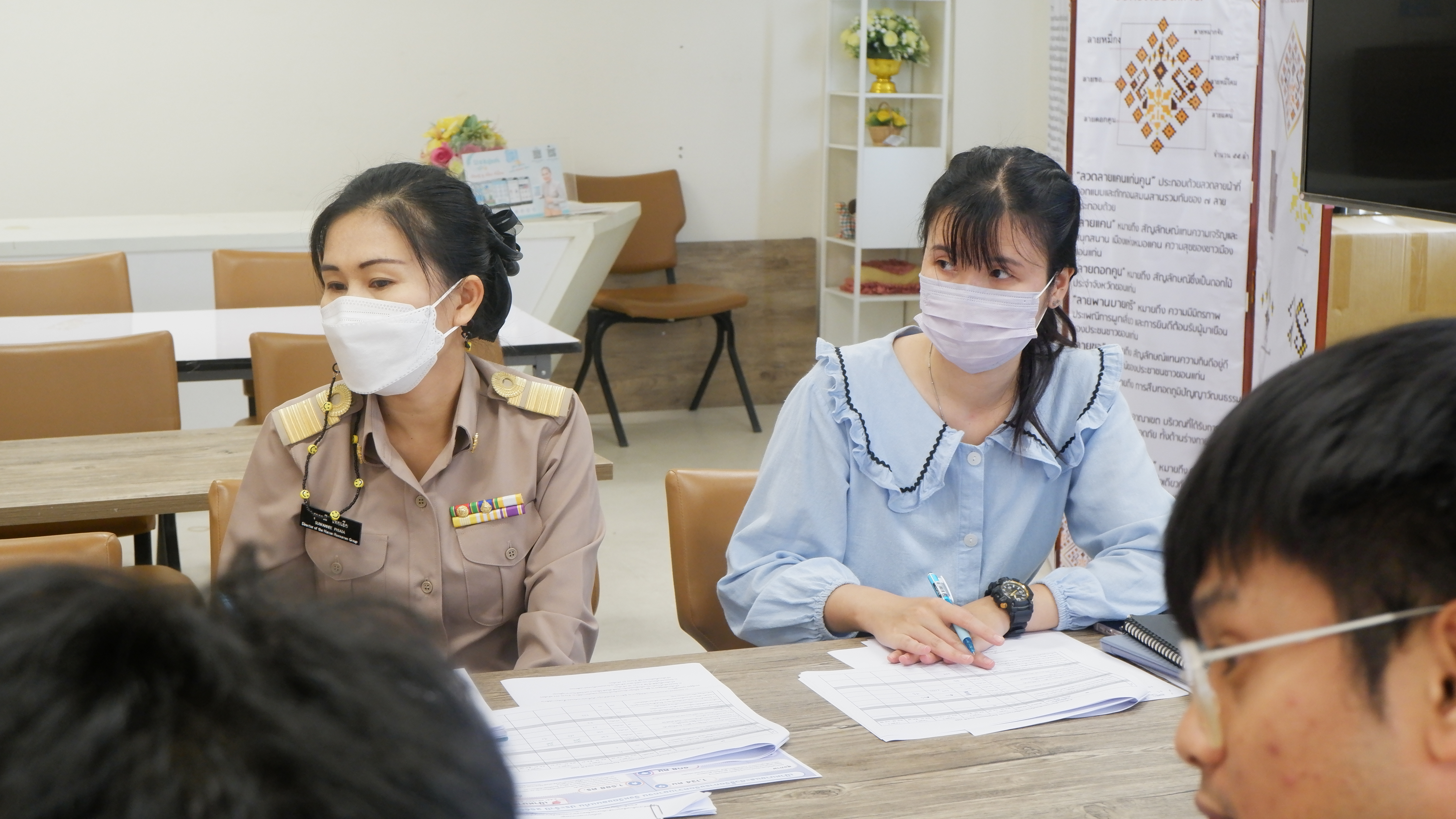 ?พช.ขอนแก่น : ประชุมคณะทำงานขับเคลื่อนการดำเนินงานขจัดความยากจนและพัฒนาคนทุกช่วงวัยอย่างยั่งยืนตามหลักปรัชญาของเศรษฐกิจพอเพียง ตามภารกิจ ๗ มิติ ระดับจังหวัด (รายทีม)
