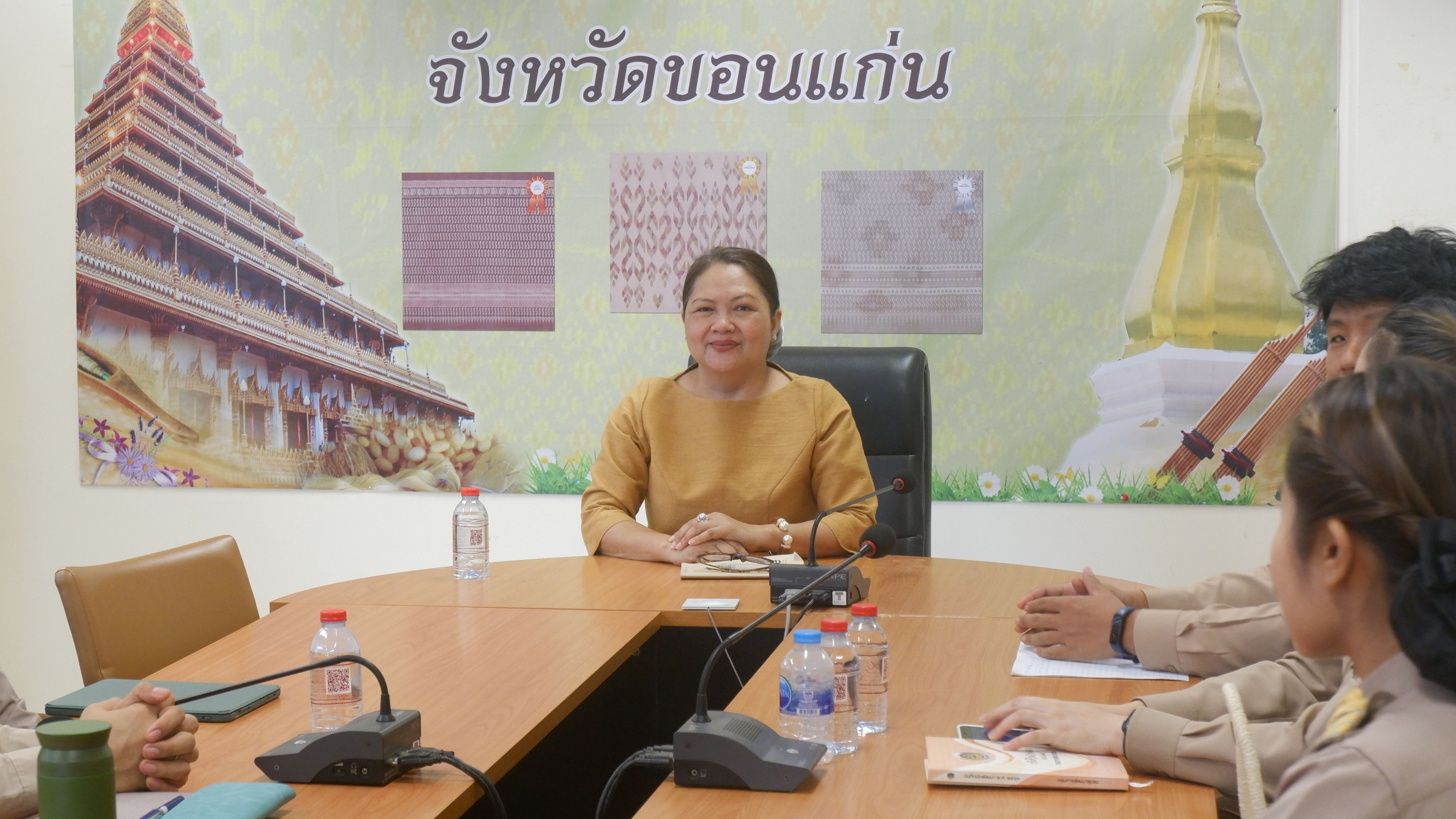 ? พช.ขอนแก่น : พัฒนาการจังหวัดขอนแก่น พบปะและให้โอวาทแก่ข้าราชการมาปฏิบัติหน้าที่ตามตำแหน่ง ในสังกัดสำนักงานพัฒนาชุมชนจังหวัดขอนแก่น
