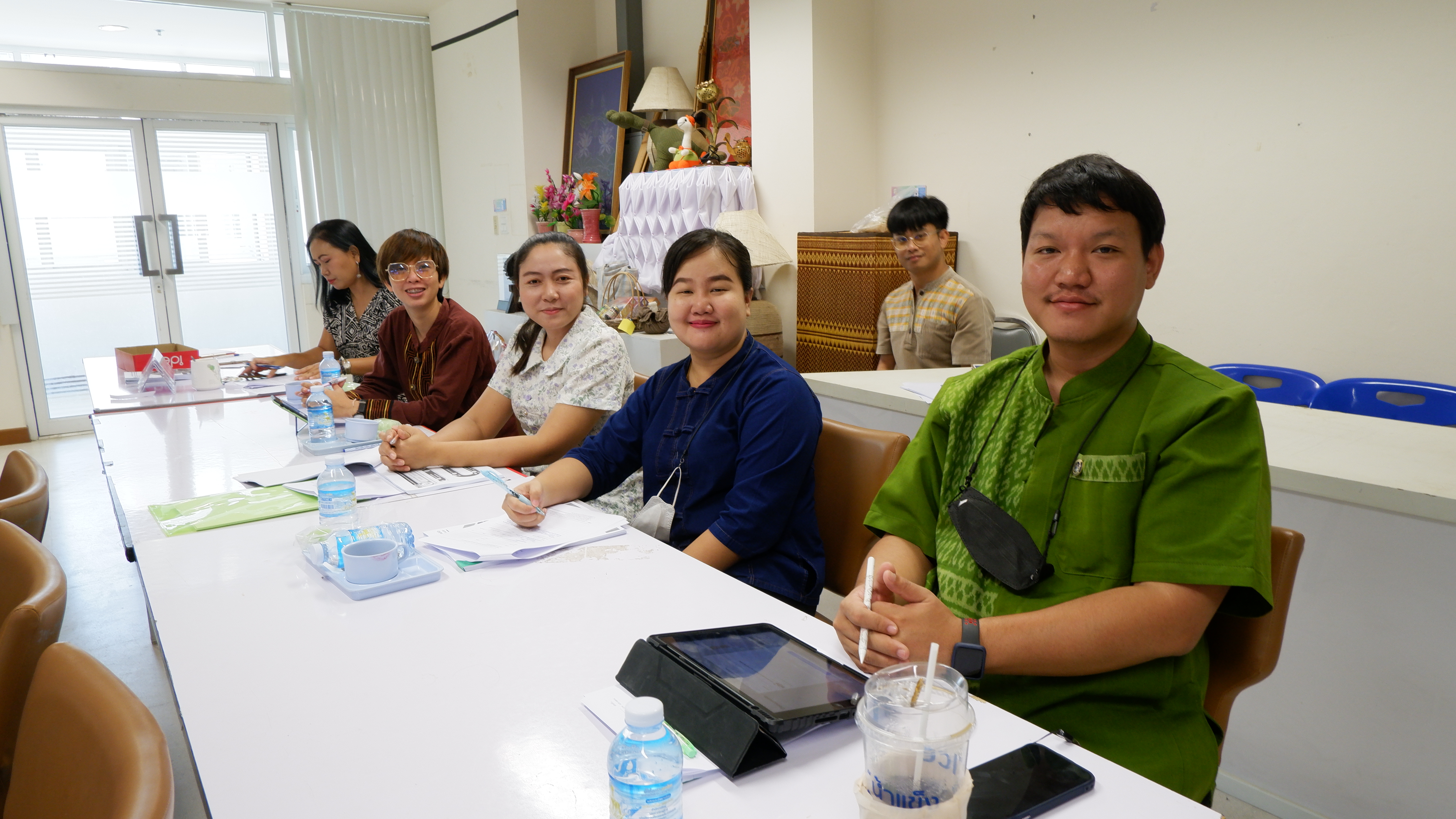 ? พช.ขอนแก่น : ร่วมประชุมสร้างความเข้าใจการขับเคลื่อนการขจัดความยากจนและพัฒนาคนทุกช่วงวัยฯ ปีงบประมาณ พ.ศ.2566 ผ่านระบบออนไลน์ (Cisco WebEX)