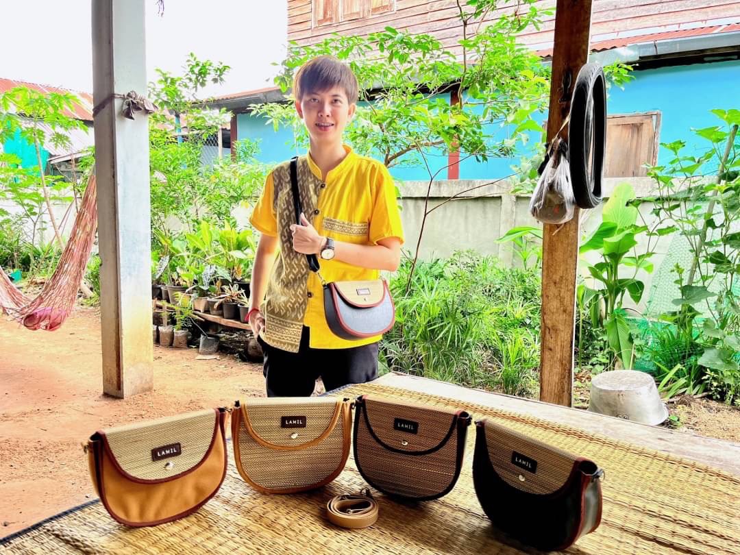 พช.ขอนแก่น : อำเภอพล ติดตามการดำเนินงานกลุ่มผลิตภัณฑ์ชุมชน (OTOP) ในพื้นที่