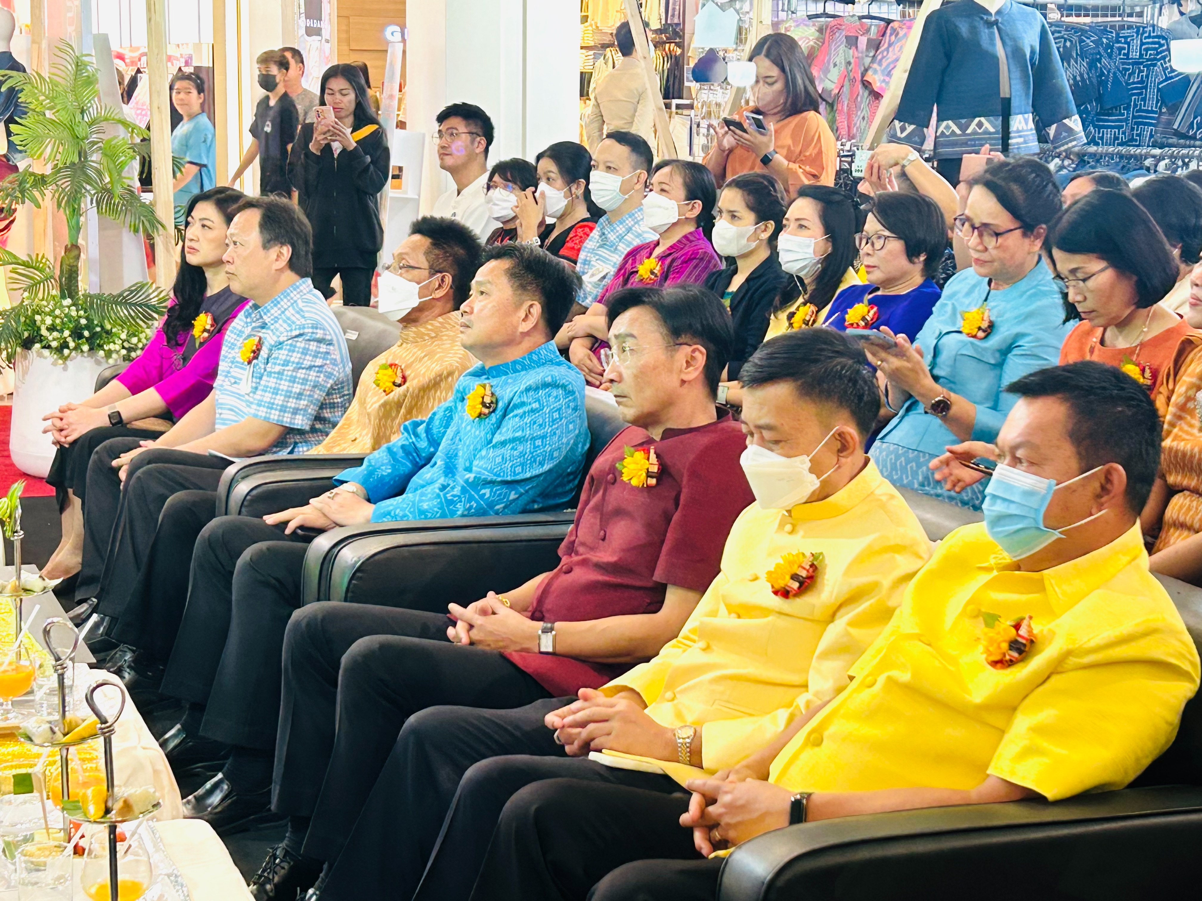 ? พช.ขอนแก่น : ร่วมงานพาณิชย์จังหวัดมหาสารคาม จัดงานมหกรรมสิ่งทอและของดีสินค้าเด่น ร้อยแก่นสารสินธุ์ 2566