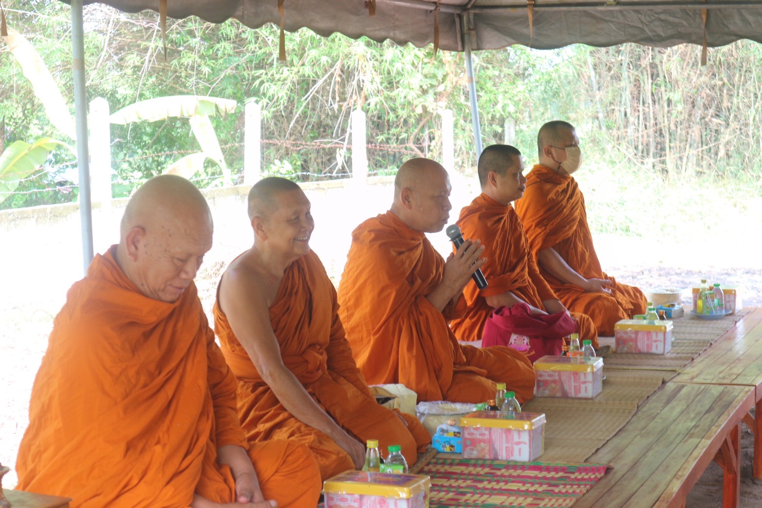 ? พช.ขอนแก่น : อำเภอน้ำพอง ทำพิธียกเสาเอก-เสาโท สร้างบ้านให้แก่ ครัวเรือนยากจนต้นแบบ  (Best practice)