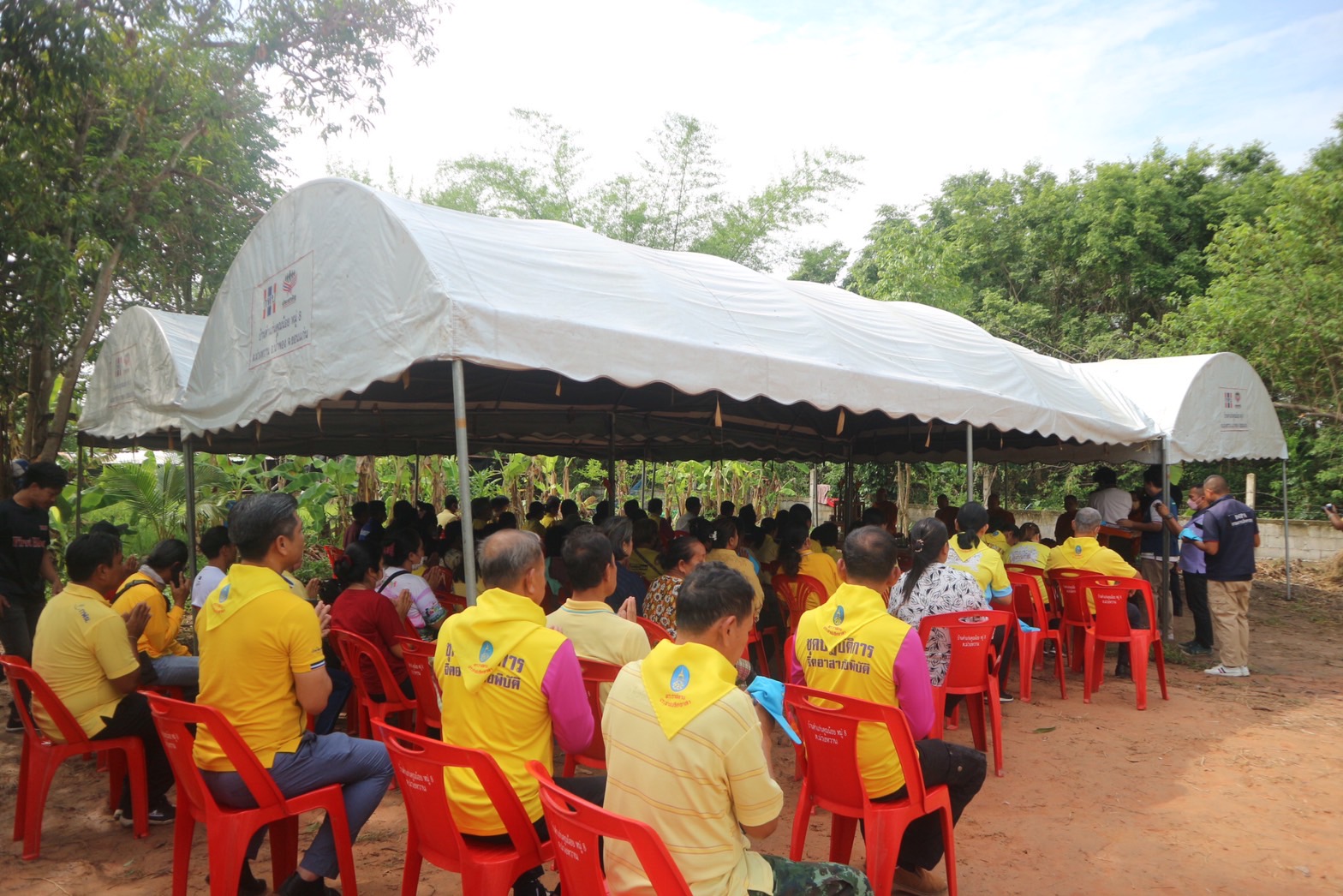 ? พช.ขอนแก่น : อำเภอน้ำพอง ทำพิธียกเสาเอก-เสาโท สร้างบ้านให้แก่ ครัวเรือนยากจนต้นแบบ  (Best practice)