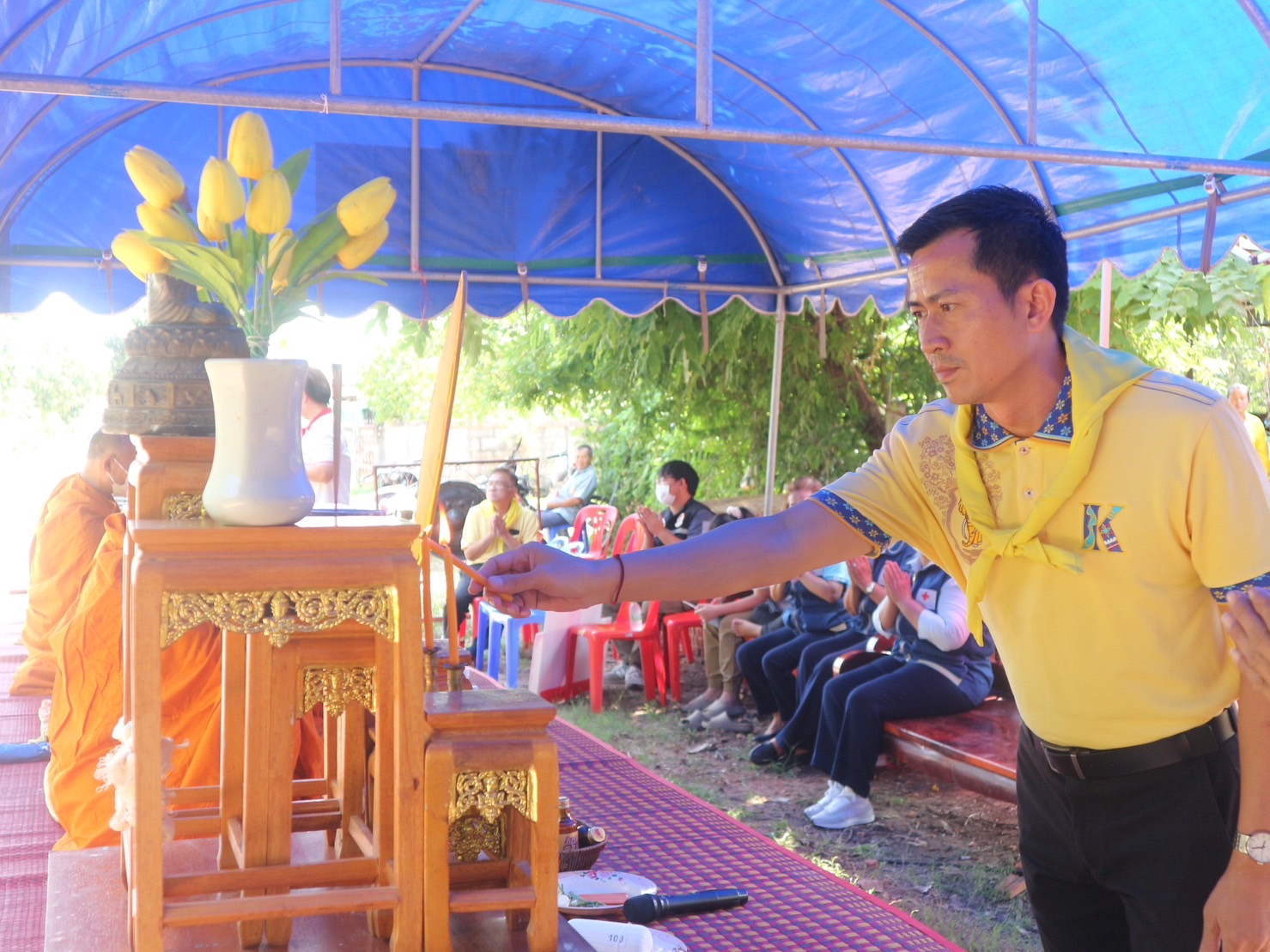 พช.ขอนแก่น : อำเภอน้ำพอง ทำพิธียกเสาเอก-เสาโท ม.14 ต.สะอาด ครัวเรือนยากจนต้นแบบ (Best practice)