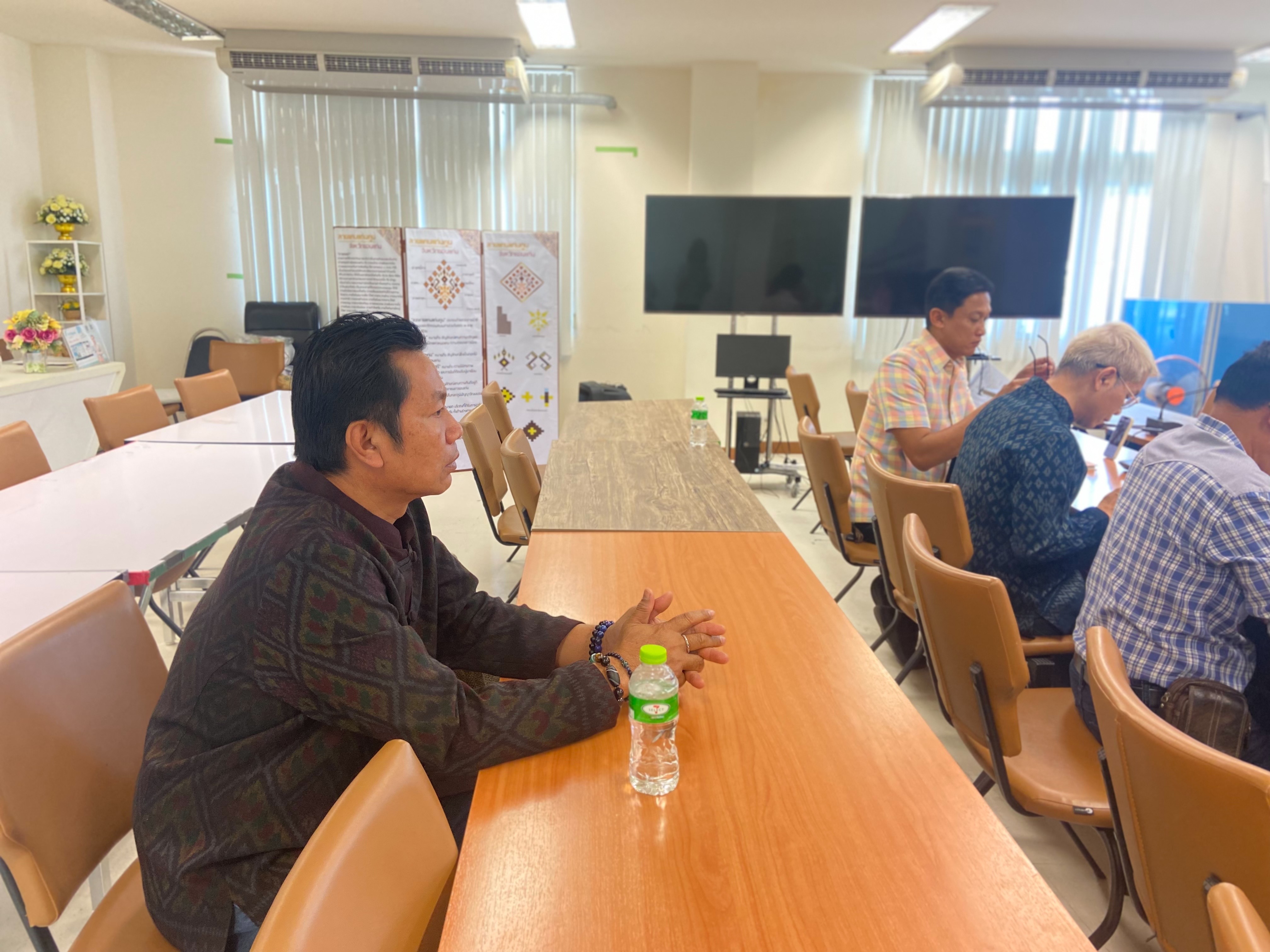 ? พช.ขอนแก่น : ประชุมเตรียมความพร้อมการจัดงานมหกรรมแสดงและจำหน่ายสินค้า “ของดีชายแดนใต้ & OTOP ทั่วไทย ร่วมใจสู่เมืองหมอแคน” ประจำปี 2566