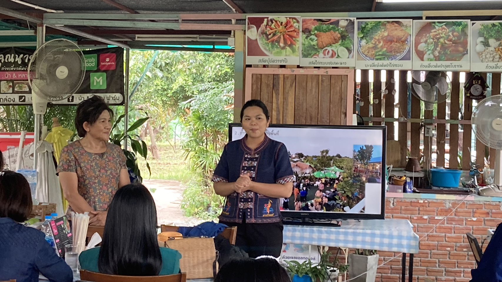 ?จังหวัดขอนแก่น : ร่วมต้อนรับคณะศึกษาดูงานจากจังหวัดชัยภูมิ  ตามโครงการส่งเสริมและพัฒนาคุณภาพเครือข่ายเกษตรปลอดภัย ระดับจังหวัด