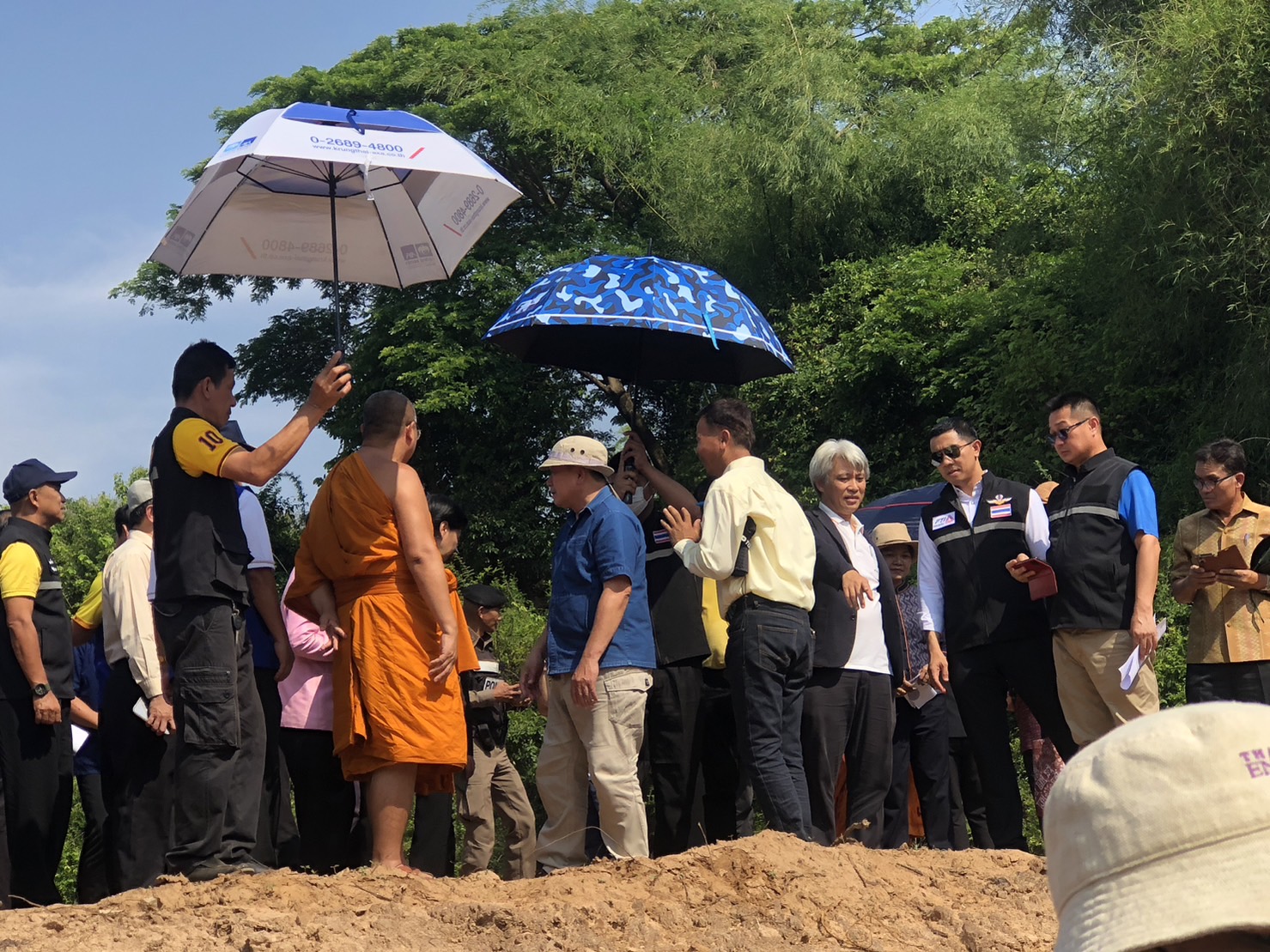 ?พช.ขอนแก่น : ร่วมพิธีเปิดโครงการก่อสร้างฝ่ายน้ำลันบริเวณลำน้ำชี ณ บริเวณท่าสูบน้ำท่าหนองแดง อำเภอแวงน้อย