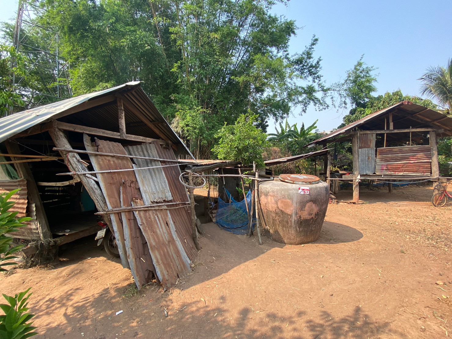 ? พช.ขอนแก่น : อ.มัญจาคีรี ฤกษ์งามยามดี พิธียกเสาเอก เสาโท ครัวเรือนยากจน
