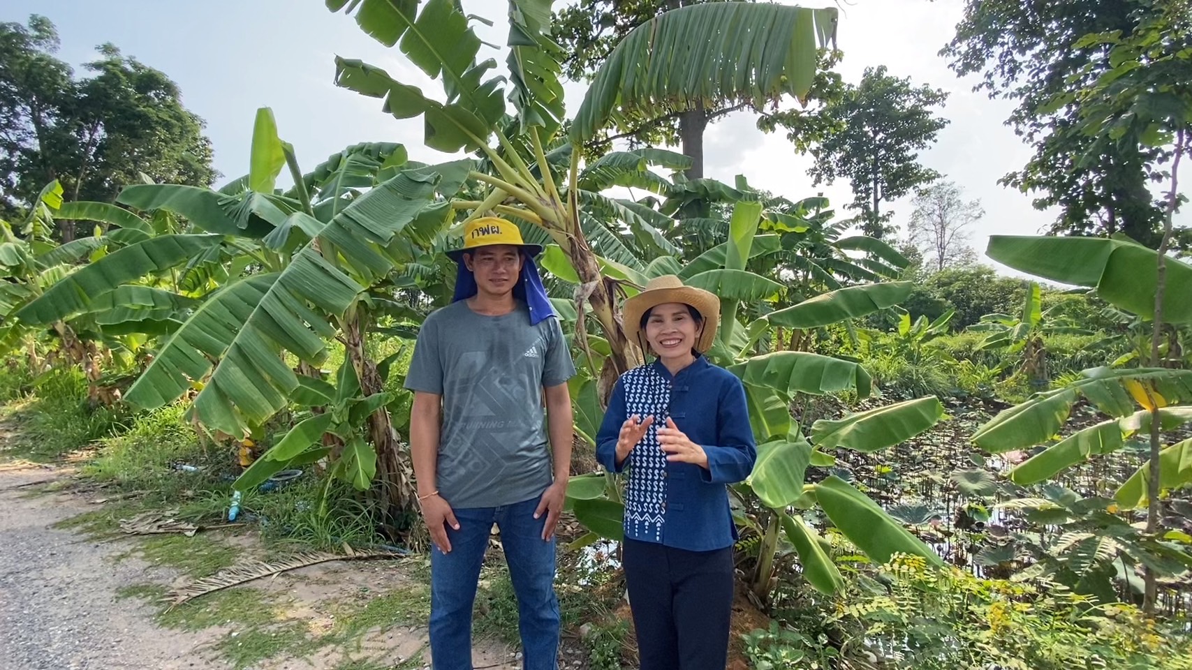 พช.มัญจาคีรี ลงพื้นที่ประเมินศักยภาพพื้นที่ต้นแบบ และตรวจเยี่ยมการดำเนินงานตามยุทธศาสตร์โครงการหมู่บ้านเศรษฐกิจพอเพียง ณ ศูนย์เรียนรู้ทฤษฎีใหม่รูปแบบ “โคก หนอง นา พัฒนาชุมชน”