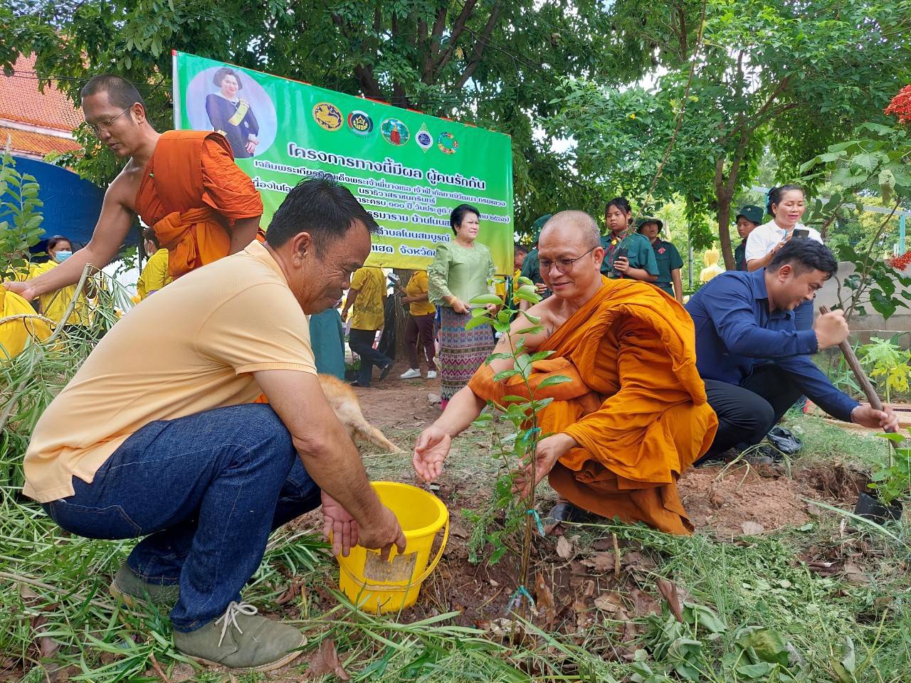 พช.ขอนแก่น : อำเภอบ้านแฮด ดำเนินโครงการวัด ประชา รัฐ สร้างสุข