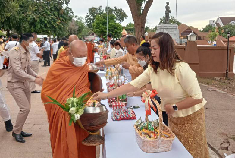 ? จังหวัดขอนแก่น : ประกอบพิธีทำบุญตักบาตรถวายพระกุศล งานฉลองพระชนมายุ 8 รอบ สมเด็จพระอริยวงศาคตญาณ สมเด็จพระสังฆราช สกลมหาสังฆปริณายก 26 มิถุนายน 2566