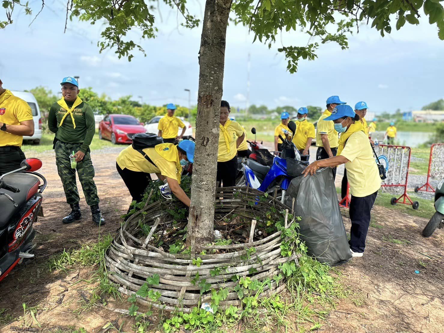 ? พช.ขอนแก่น : ร่วมกิจกรรมจิตอาสาพัฒนา ทำความสะอาดปรับปรุงภูมิทัศน์ บริจาคโลหิต เนื่องในวันคล้ายวันสวรรคตพระบาทสมเด็จพระปรเมนทรมหาอานันทมหิดล ปี 2566