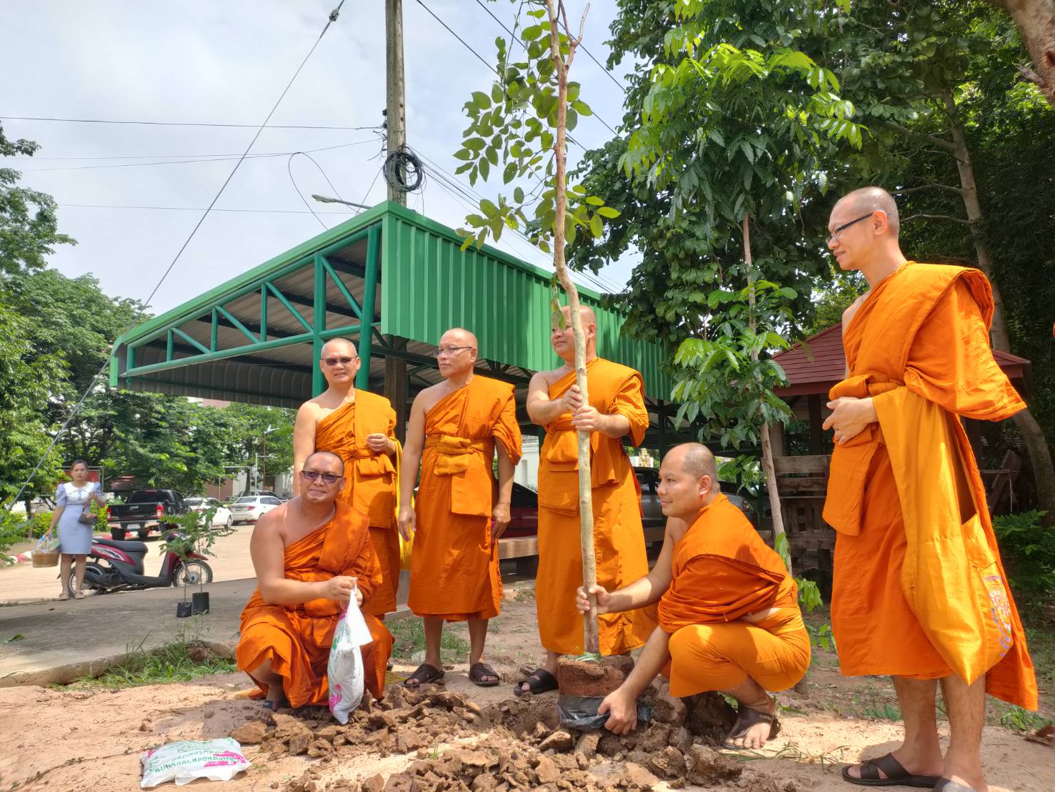 ? พช.ขอนแก่น : ร่วมพิธีทำบุญอายุวัฒนมงคล 55 ปี พระโสภณพัฒนบัณฑิต,รศ.ดร.รองอธิการบดีมหาวิทยาลัยมหาจุฬาลงกรณราชวิทยาลัย วิทยาเขตขอนแก่น