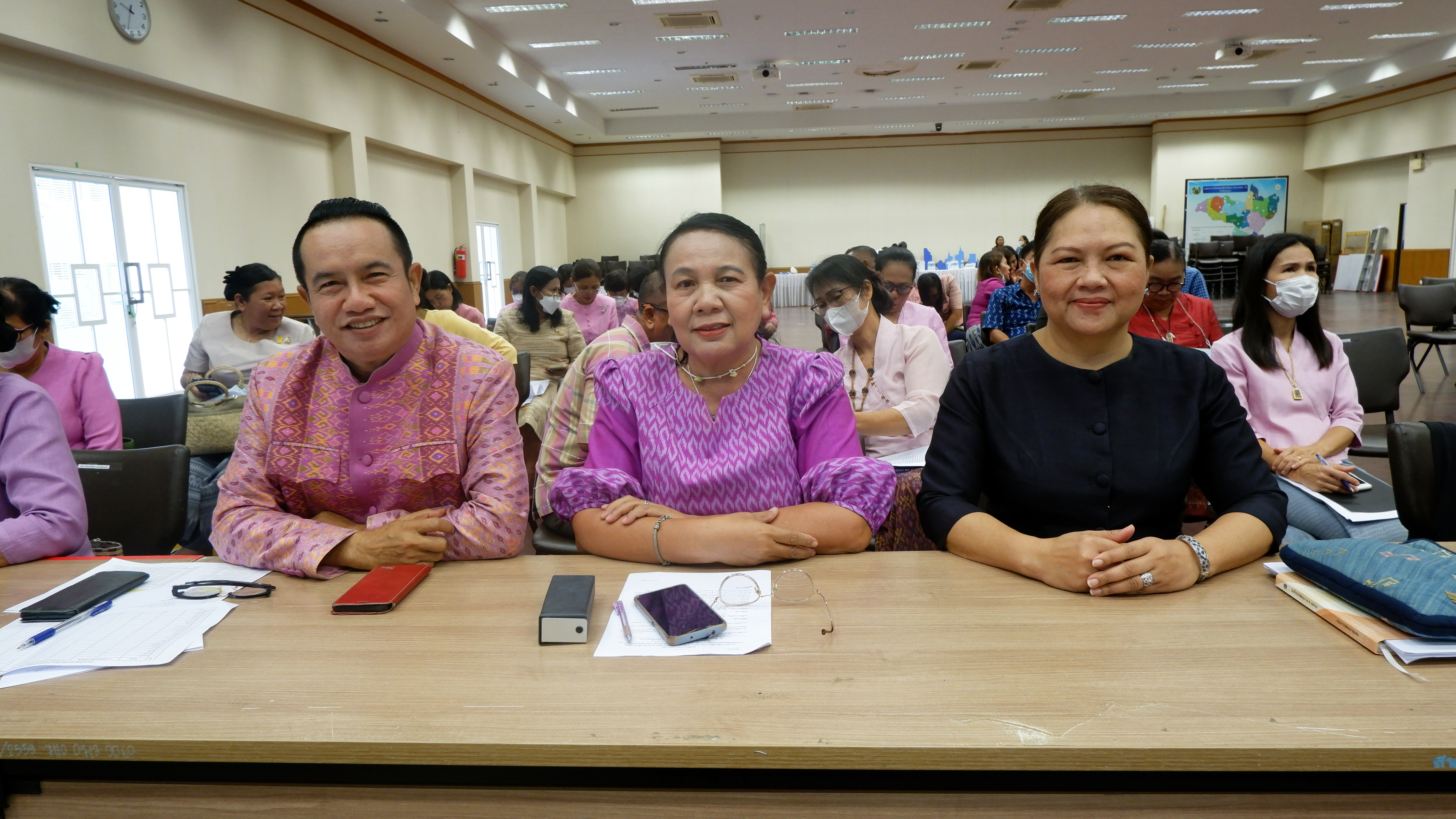 ?พช.ขอนแก่น : จัดประชุมคณะทำงานขับเคลื่อนการดำเนินงานขจัดความยากจนและพัฒนาคนทุกช่วงวัยอย่างยั่งยืนตามหลักปรัชญาของเศรษฐกิจพอเพียง ตามภารกิจ 5 มิติ ระดับจังหวัด