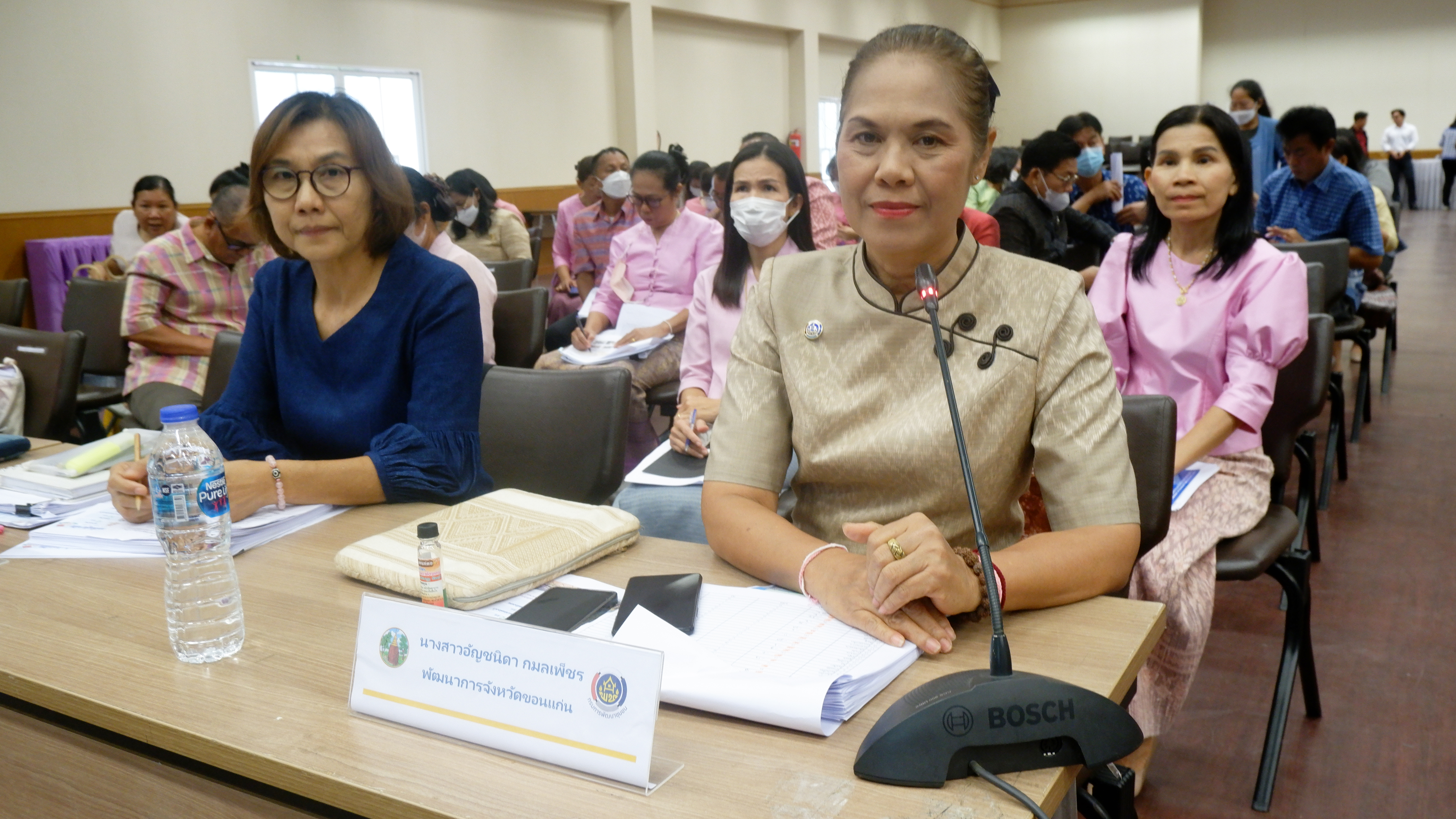 ?พช.ขอนแก่น : จัดประชุมคณะทำงานขับเคลื่อนการดำเนินงานขจัดความยากจนและพัฒนาคนทุกช่วงวัยอย่างยั่งยืนตามหลักปรัชญาของเศรษฐกิจพอเพียง ตามภารกิจ 5 มิติ ระดับจังหวัด