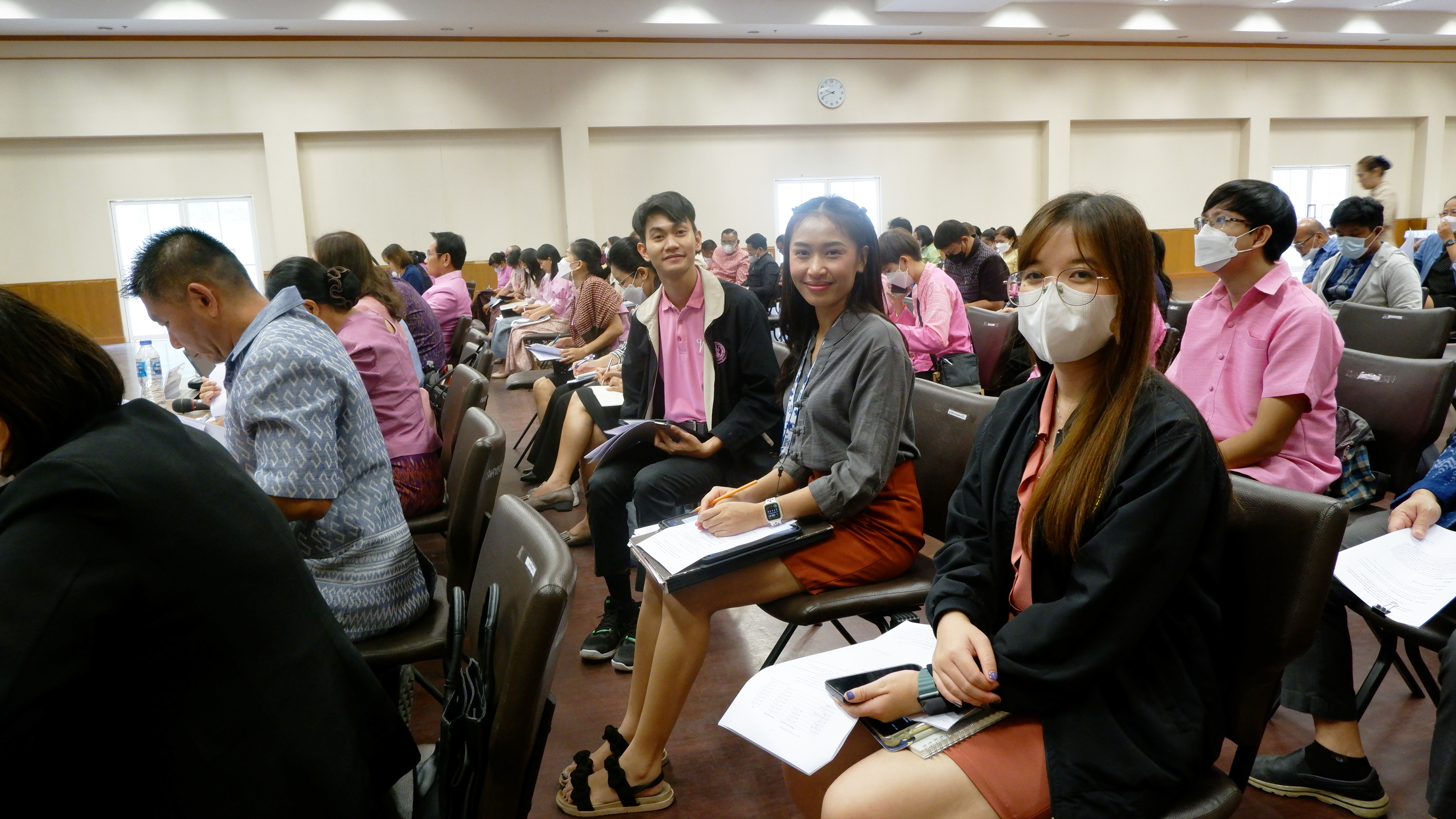 ?พช.ขอนแก่น : จัดประชุมคณะทำงานขับเคลื่อนการดำเนินงานขจัดความยากจนและพัฒนาคนทุกช่วงวัยอย่างยั่งยืนตามหลักปรัชญาของเศรษฐกิจพอเพียง ตามภารกิจ 5 มิติ ระดับจังหวัด