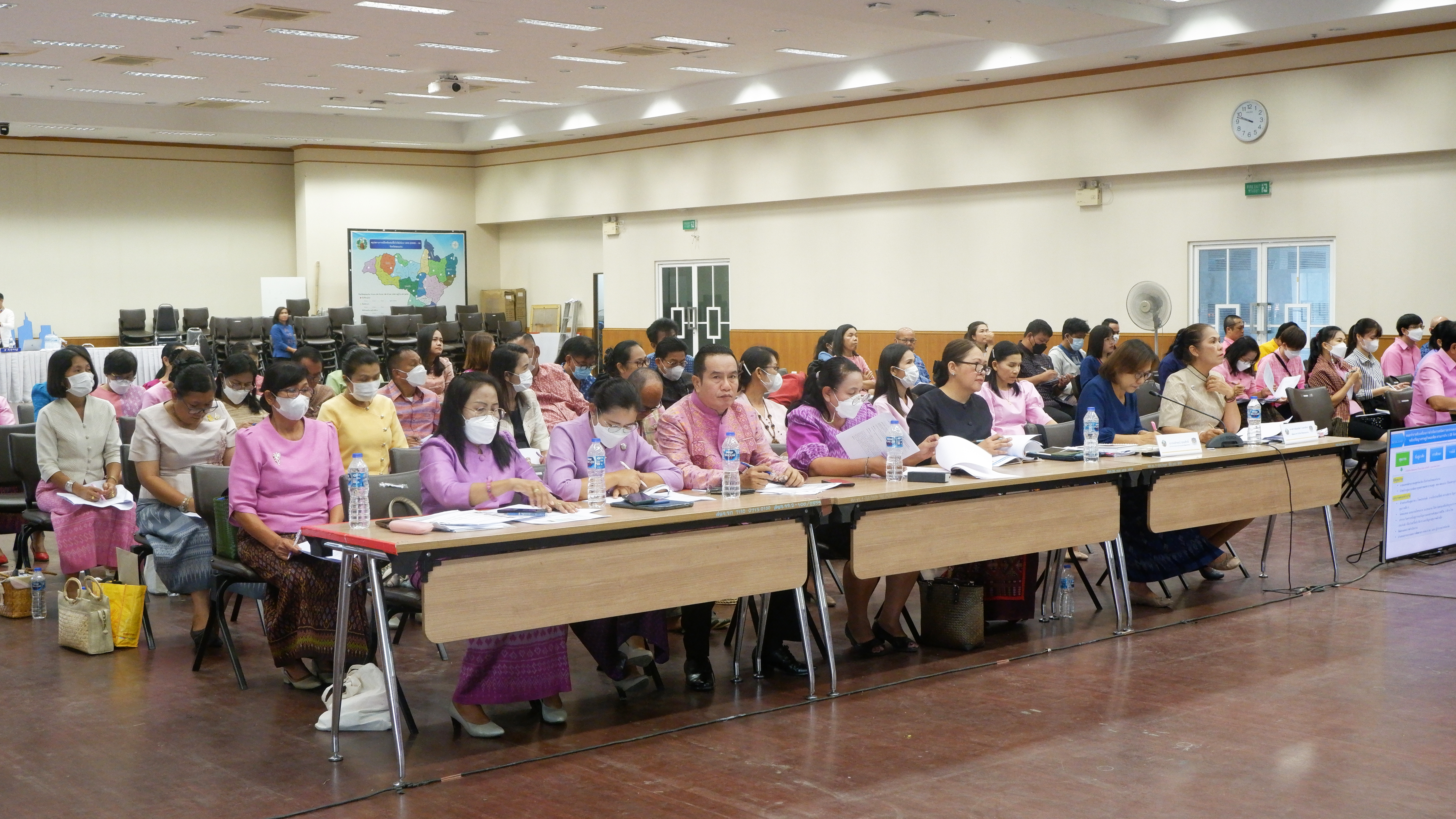 ?พช.ขอนแก่น : จัดประชุมคณะทำงานขับเคลื่อนการดำเนินงานขจัดความยากจนและพัฒนาคนทุกช่วงวัยอย่างยั่งยืนตามหลักปรัชญาของเศรษฐกิจพอเพียง ตามภารกิจ 5 มิติ ระดับจังหวัด