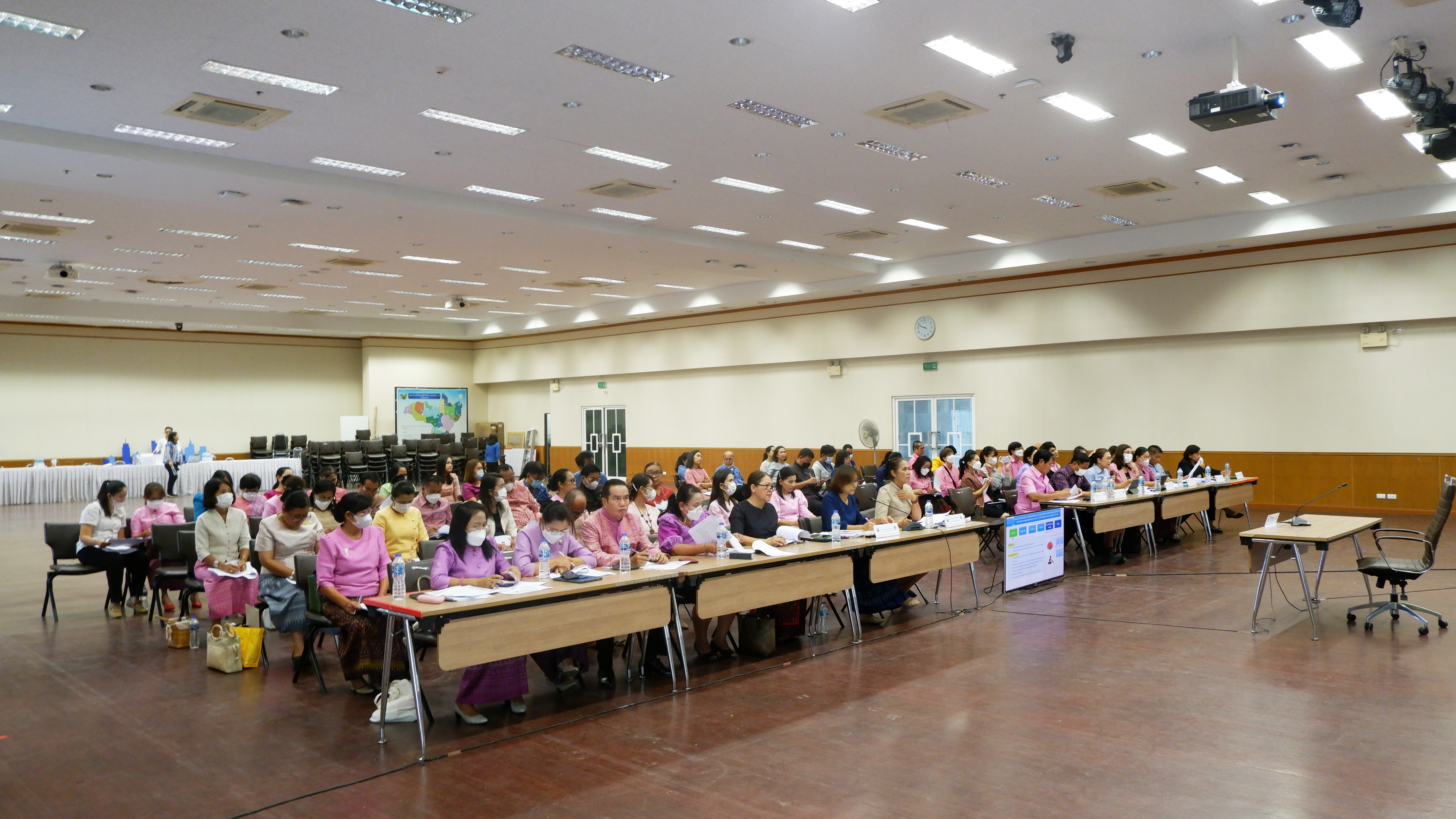 ?พช.ขอนแก่น : จัดประชุมคณะทำงานขับเคลื่อนการดำเนินงานขจัดความยากจนและพัฒนาคนทุกช่วงวัยอย่างยั่งยืนตามหลักปรัชญาของเศรษฐกิจพอเพียง ตามภารกิจ 5 มิติ ระดับจังหวัด