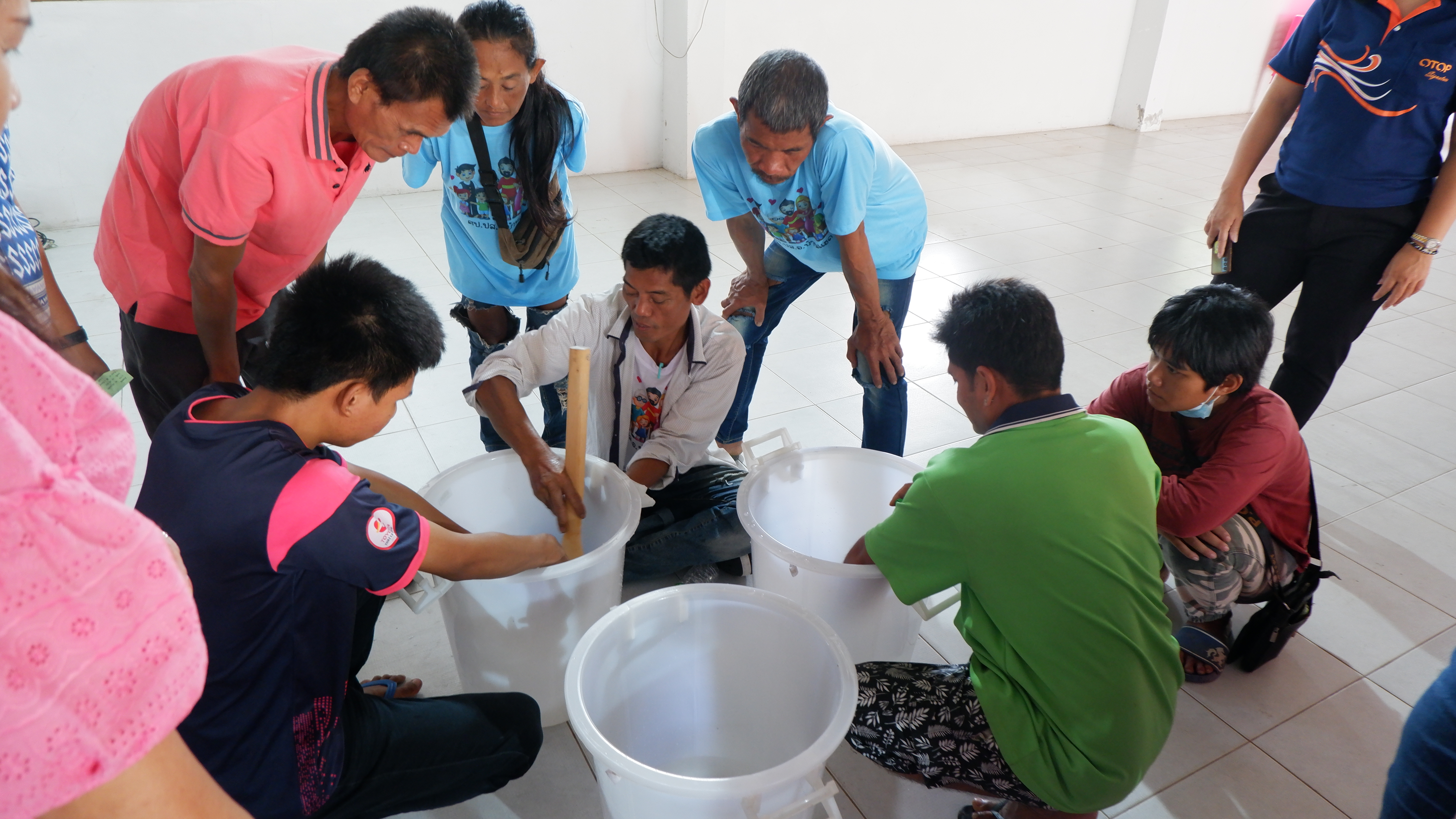 ? พช.ขอนแก่น : ร่วมสนับสนุนการดำเนินกิจกรรมศูนย์เรียนรู้ต้นแบบหนุนเสริมสัมมาชีพแก่เยาวชนกลุ่มเสี่ยงหรือผู้ผ่านการบำบัด อำเภอบ้านแฮด
