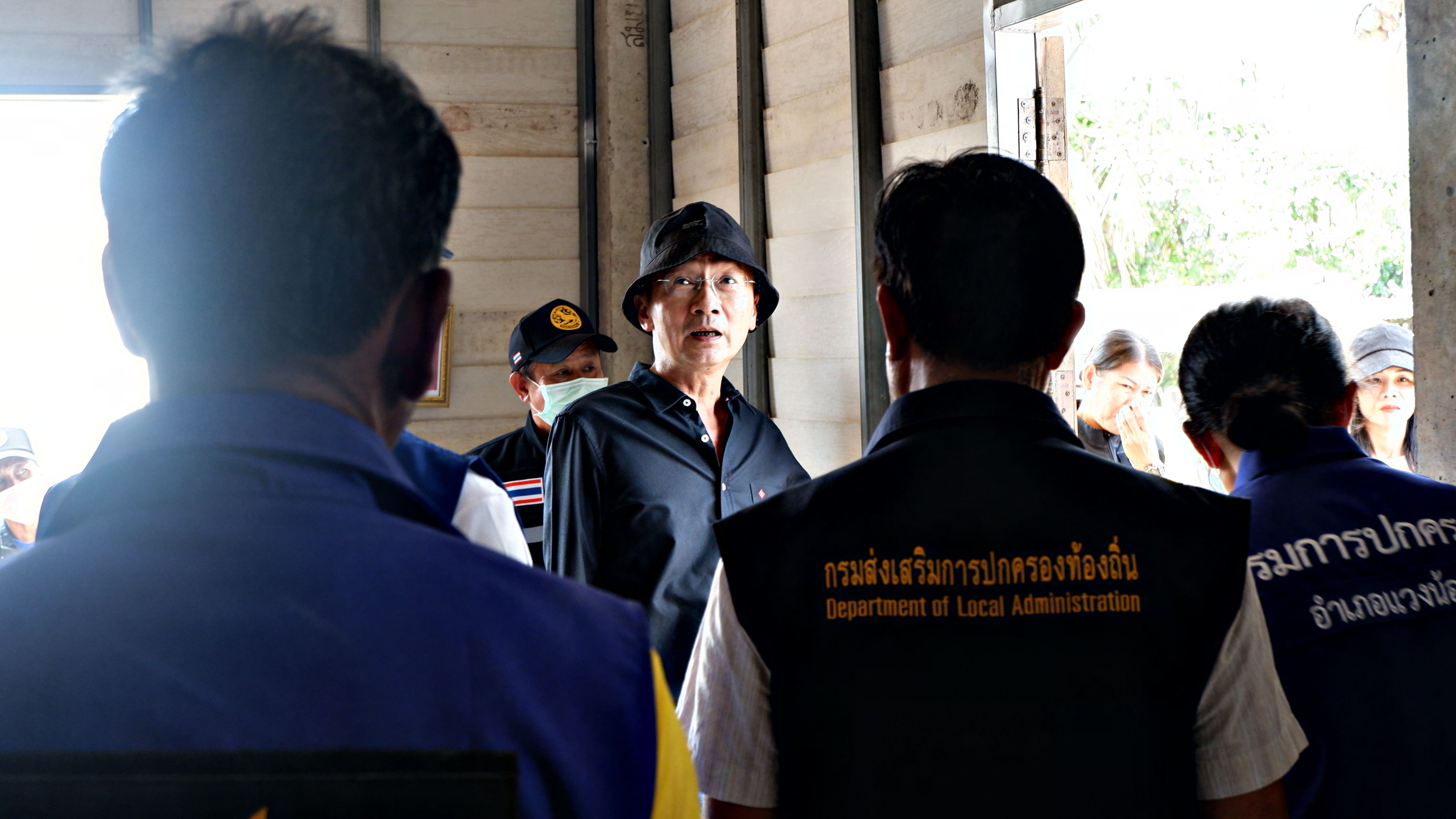 ? จังหวัดขอนแก่น : รองผู้ว่าฯขอนแก่น (นายชาญชัย ศรศรีวิชัย) ลงพื้นที่สำรวจ ครัวเรือนยากจน ตามแนวทางการขจัดความยากจนและพัฒนาคนทุกช่วงวัยอย่างยั่งยืน ตามหลักปรัชญาของเศรษฐกิจพอเพียง ในพื้นที่ อำเภอแวงน้อย