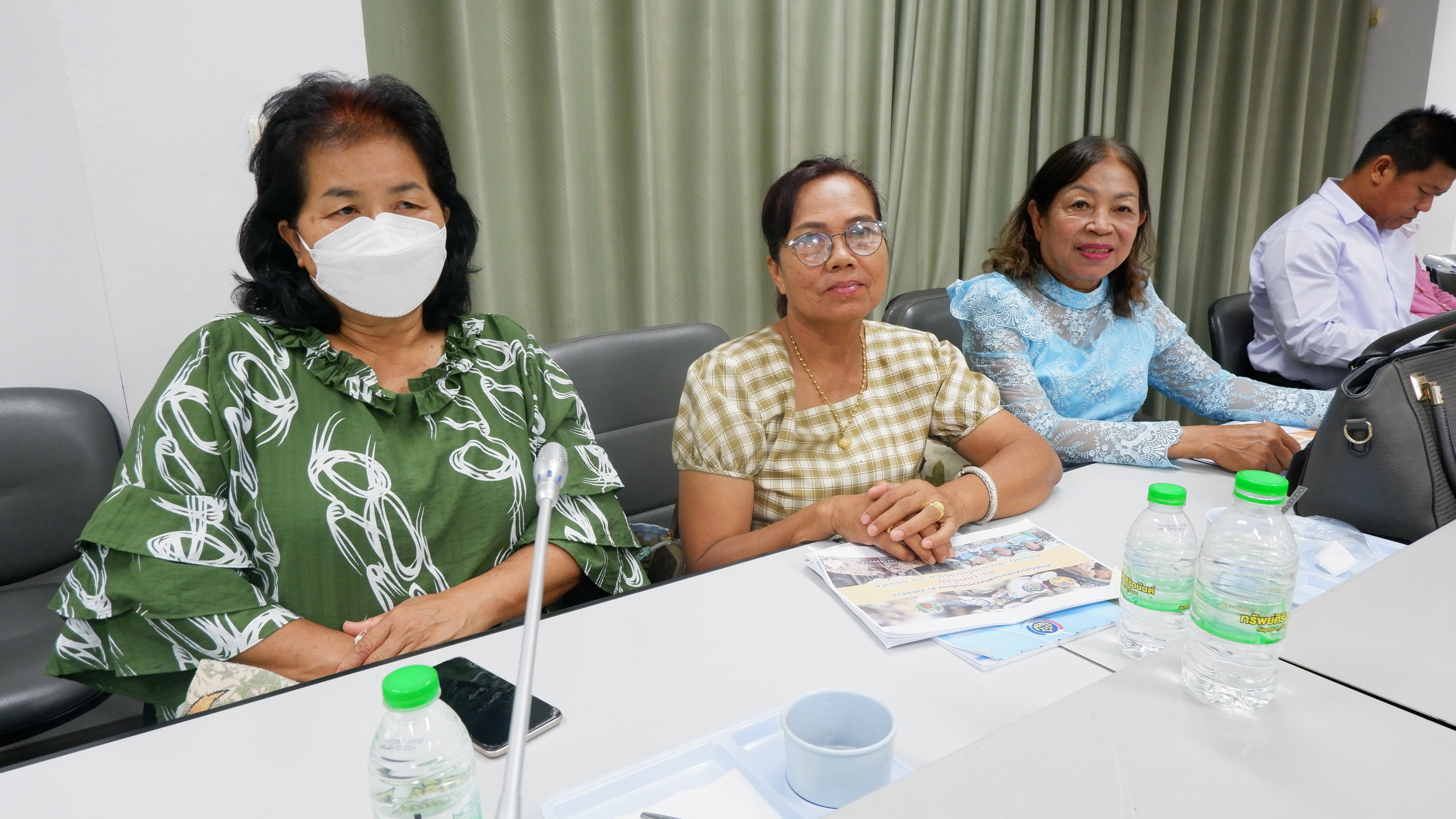 ? พช.ขอนแก่น : ประชุมคณะกรรมการมาตรฐานการพัฒนาชุมชน จังหวัดขอนแก่น โครงการส่งเสริมและพัฒนาระบบมาตรฐานการพัฒนาชุมชน ระดับจังหวัด