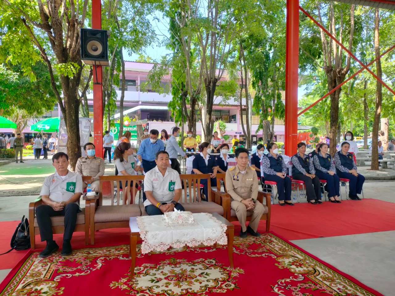 ? พช.ขอนแก่น : ร่วมงานเปิดการปฏิบัติงานหน่วยแพทย์เคลื่อนที่ พอ.สว.และโครงการหน่วยบำบัดทุกข์ บำรุงสุข สร้างรอยยิ้มให้กับประชาชน อ.หนองนาคำ