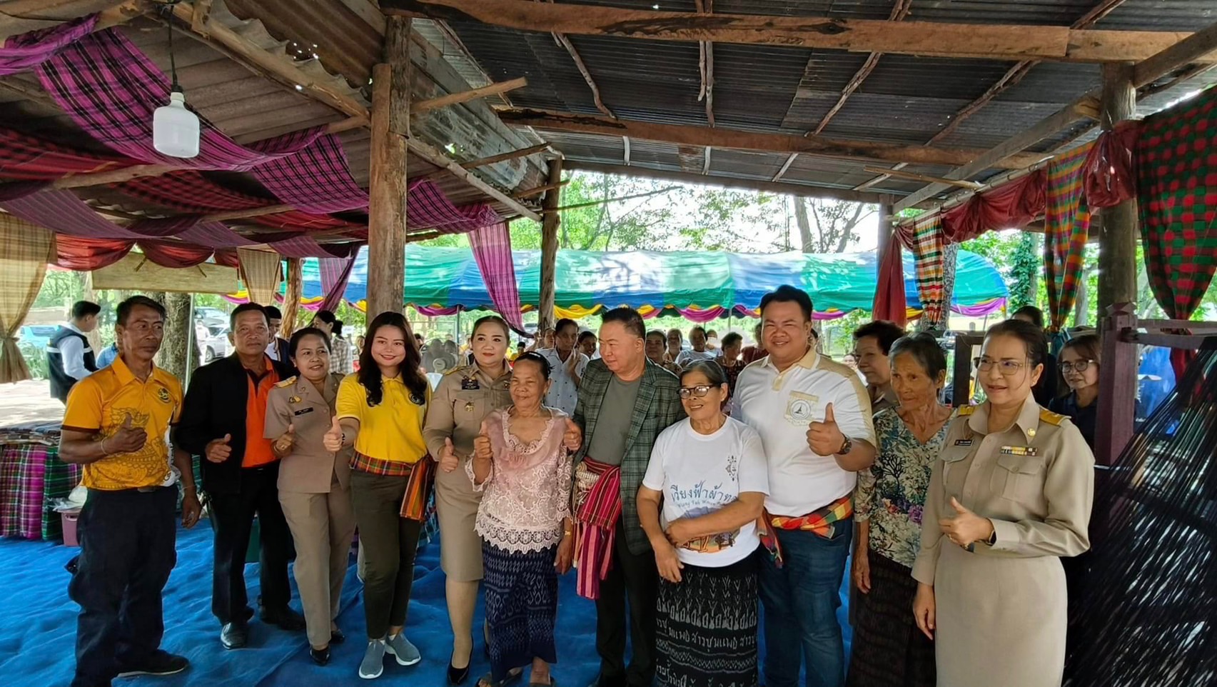 พช.ขอนแก่น : อำเภอชุมแพ ร่วมพิธีเปิดโครงการอบรม กลุ่มทอผ้าฝ้าย สีธรรมชาติ กลุ่มotop เวียงฟ้าผ้าทอ