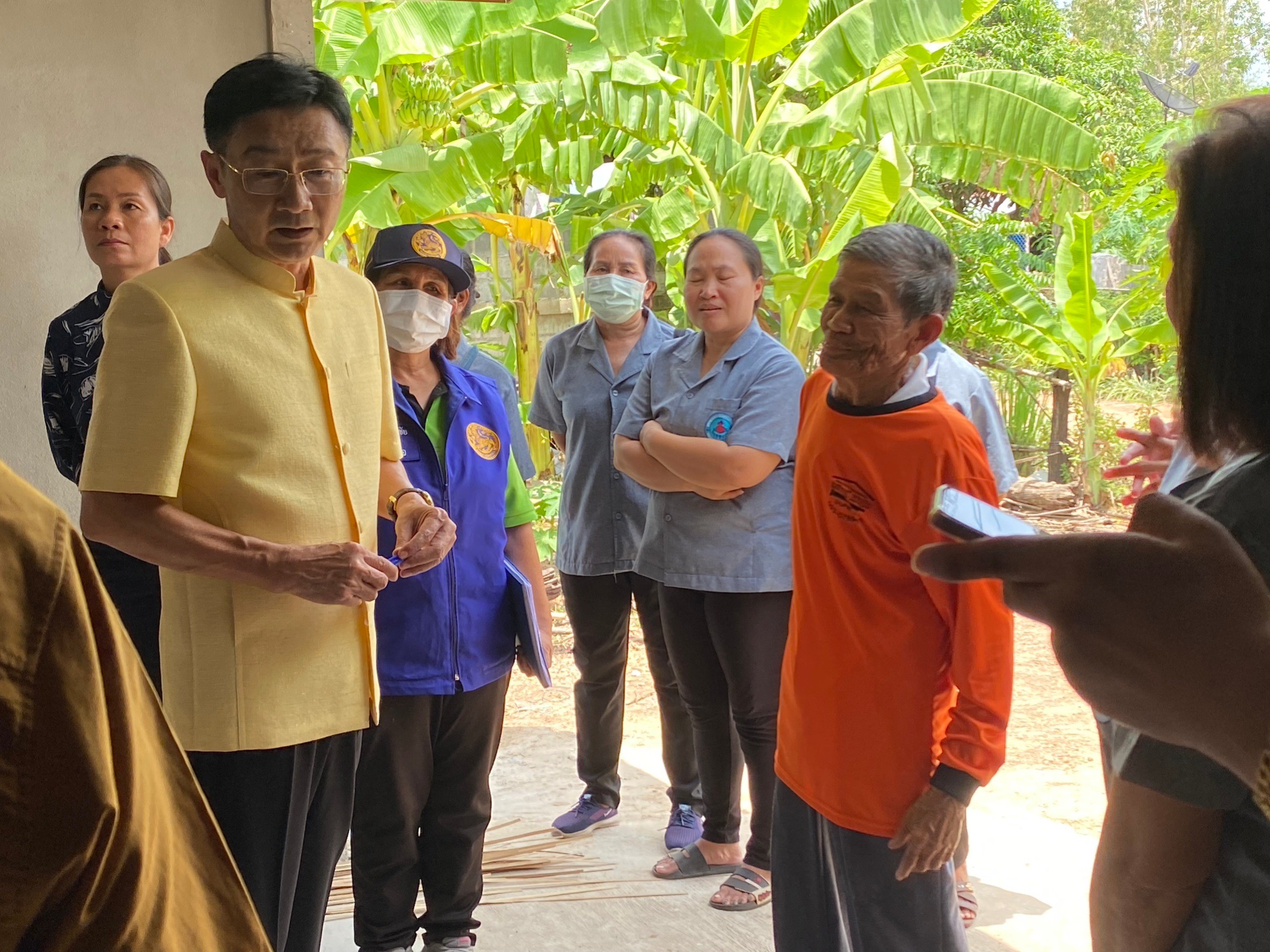 พช.ขอนแก่น : รองผู้ว่าฯ ขอนแก่น นำทีมติดตาม และสนับสนุน การดำเนินงานขจัดความยากจนฯ ในระดับพื้นที่ อำเภอพระยืน