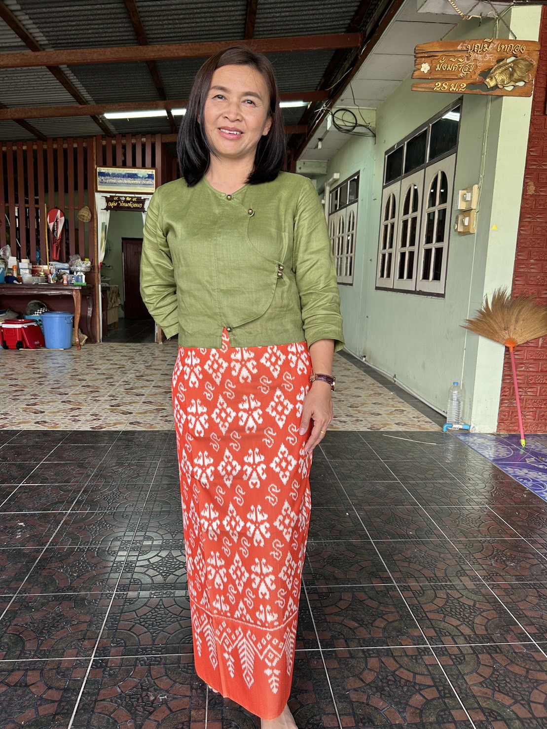 ? พช.ขอนแก่น : ติดตามการทอผ้าพระราชทาน “ผ้าลายดอกรักราชกัญญา”