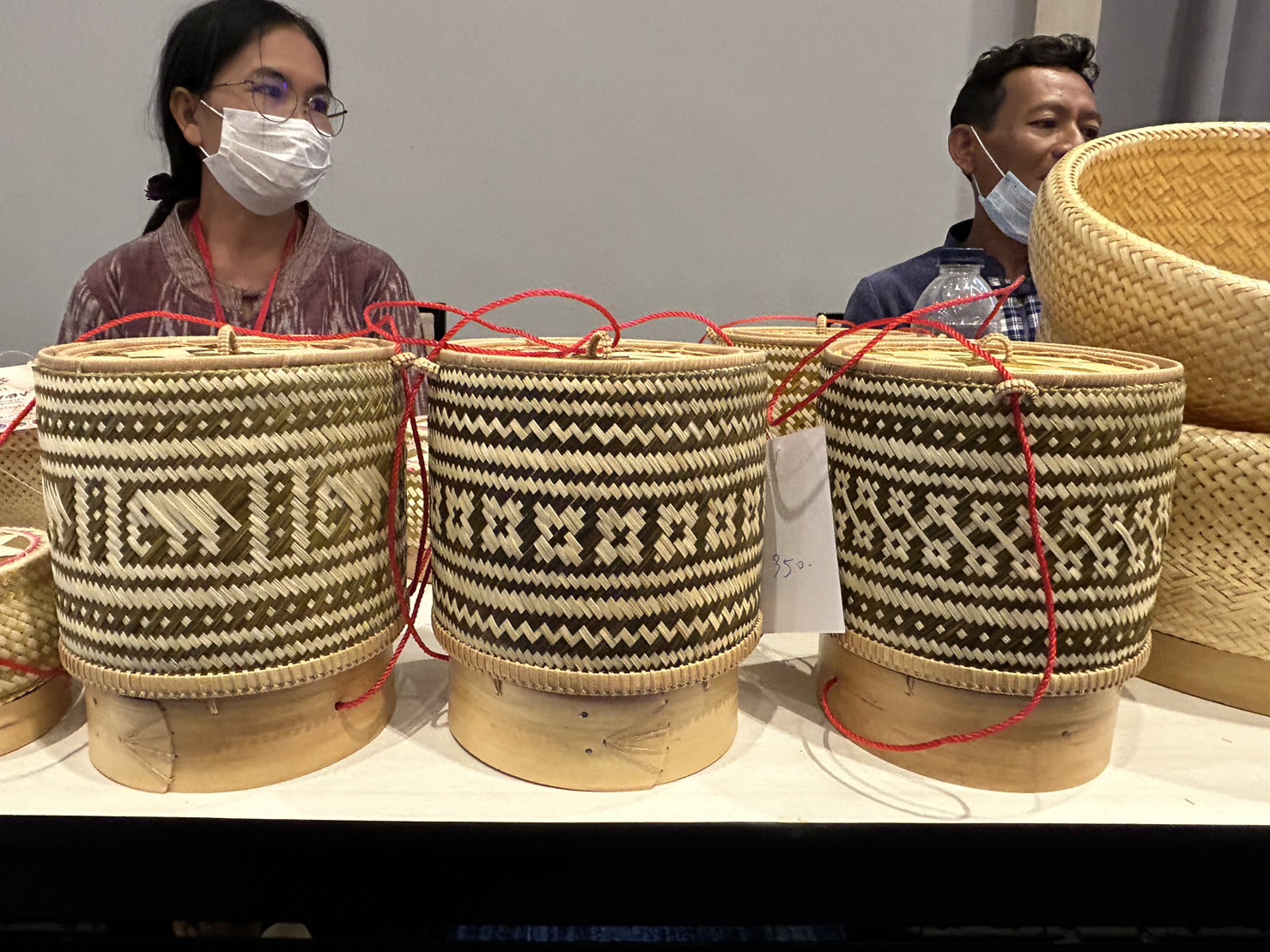 ? พช.ขอนแก่น : ร่วมงานประชุมเชิงปฎิบัติการพัฒนาศักยภาพ โครงการพัฒนาศักยภาพผู้ผลิต ผู้ประกอบการผ้า และหัตถกรรม จุดกำเนินการที่ 3 รุ่นที่ 1 จังหวัดนครราชสีมา