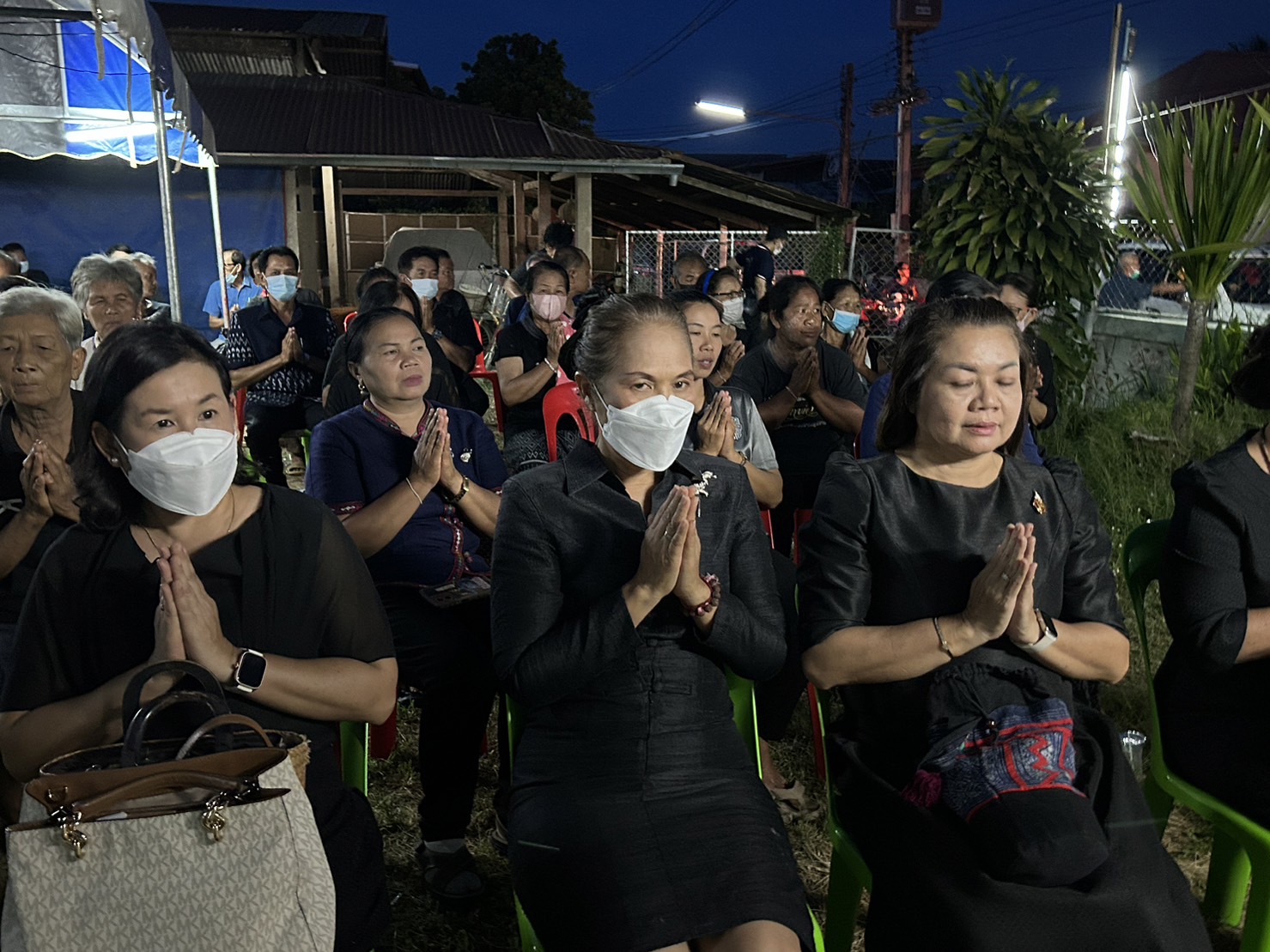 ? พช.ขอนแก่น : ร่วมเป็นเจ้าภาพฟังสวดพระอภิธรรม คุณพ่อวิชิตพล ศรีสุยงค์ บิดาของ นางสาวชนิสรา  ศรีสุยงค์ นักวิชาการพัฒนาชุมชนปฏิบัติการ สำนักงานพัฒนาชุมชนอำเภอแวงใหญ่